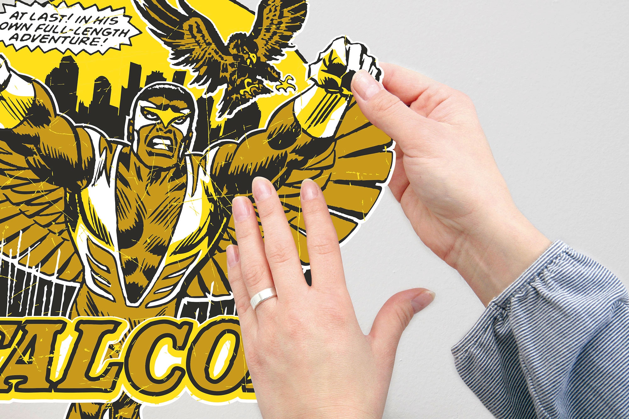 Komar Wandtattoo »Falcon Goldfarben Comic Classic - Grösse 50 x 70 cm«, (1 St.), selbstklebend, Wandsticker, Kinderzimmer