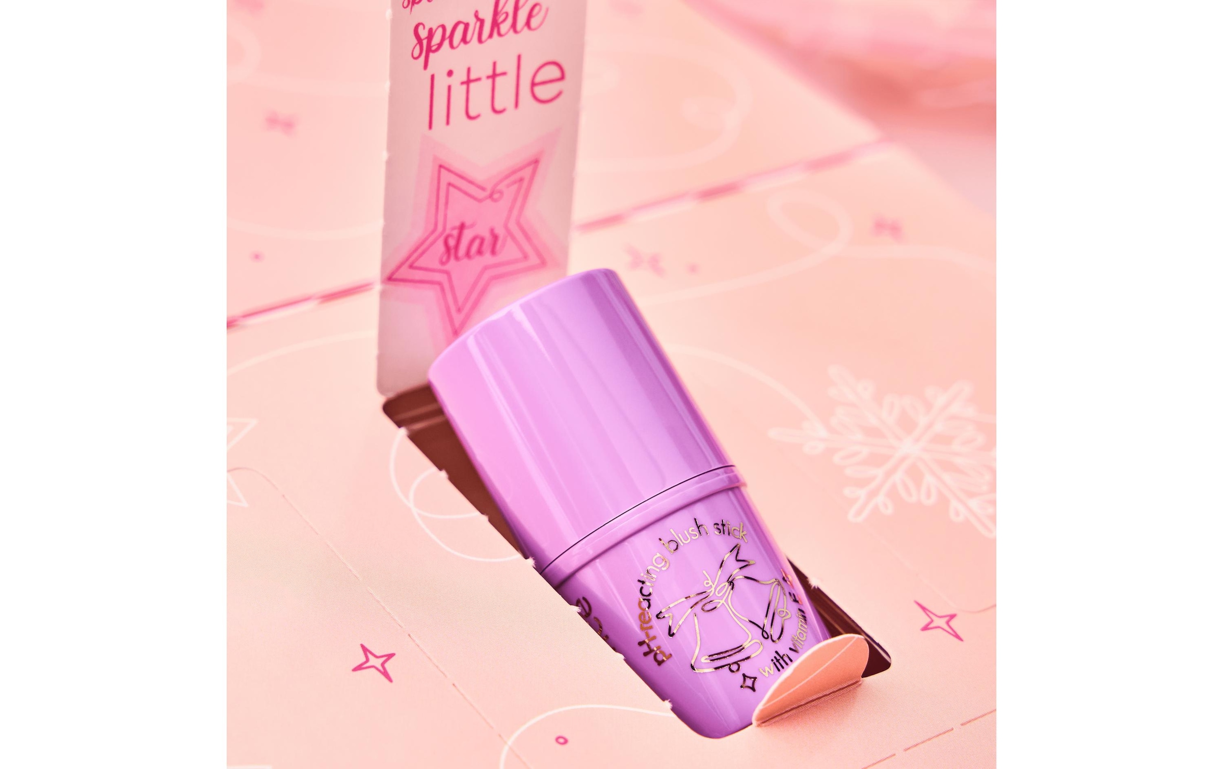 Essence Adventskalender »Make my heart sparkle 2024«, für Erwachsene