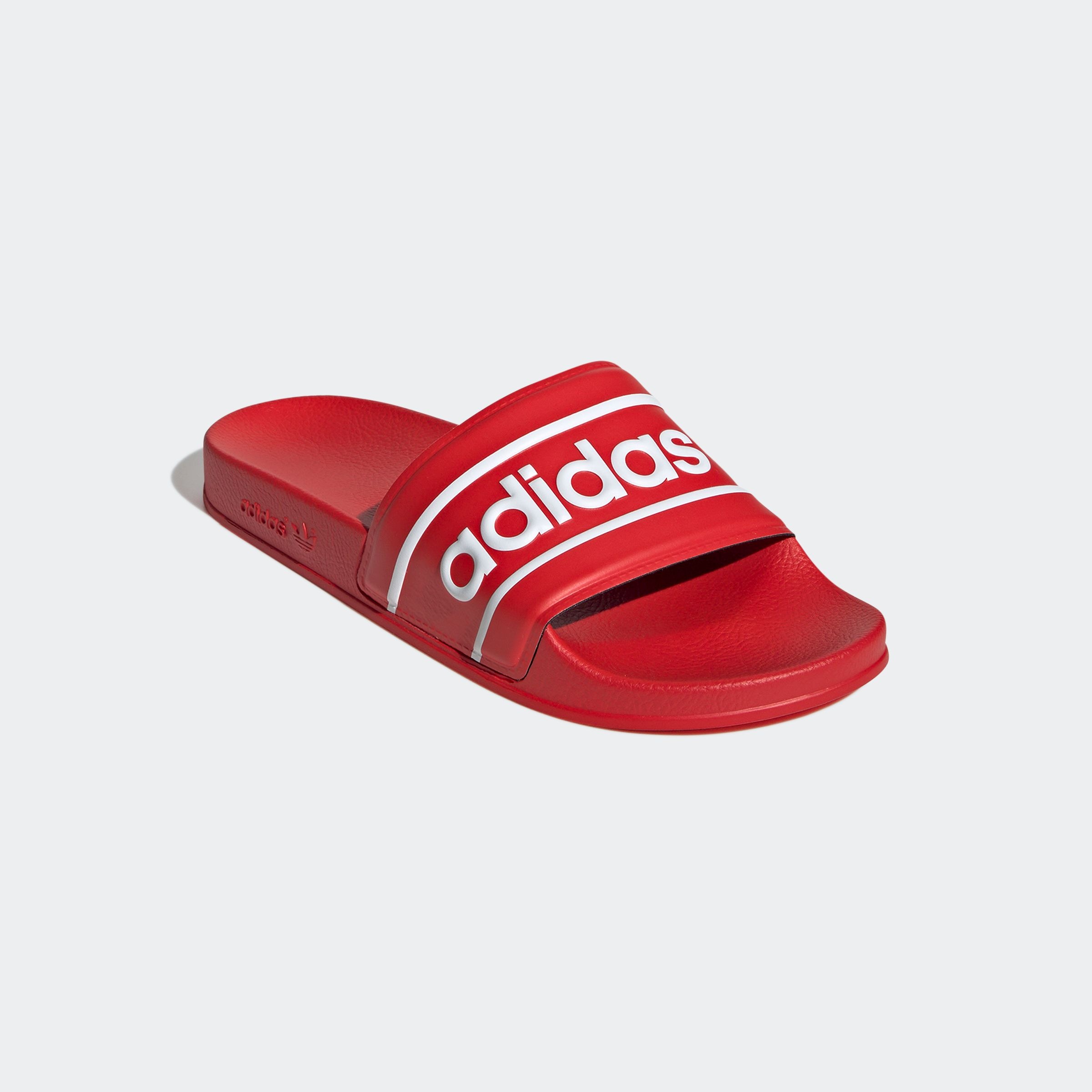 adidas Originals , Badesandale »ADILETTE« , rot , 46 , Eine klassische Adilette mit bequemem Tragegefühl und lässigem Style.