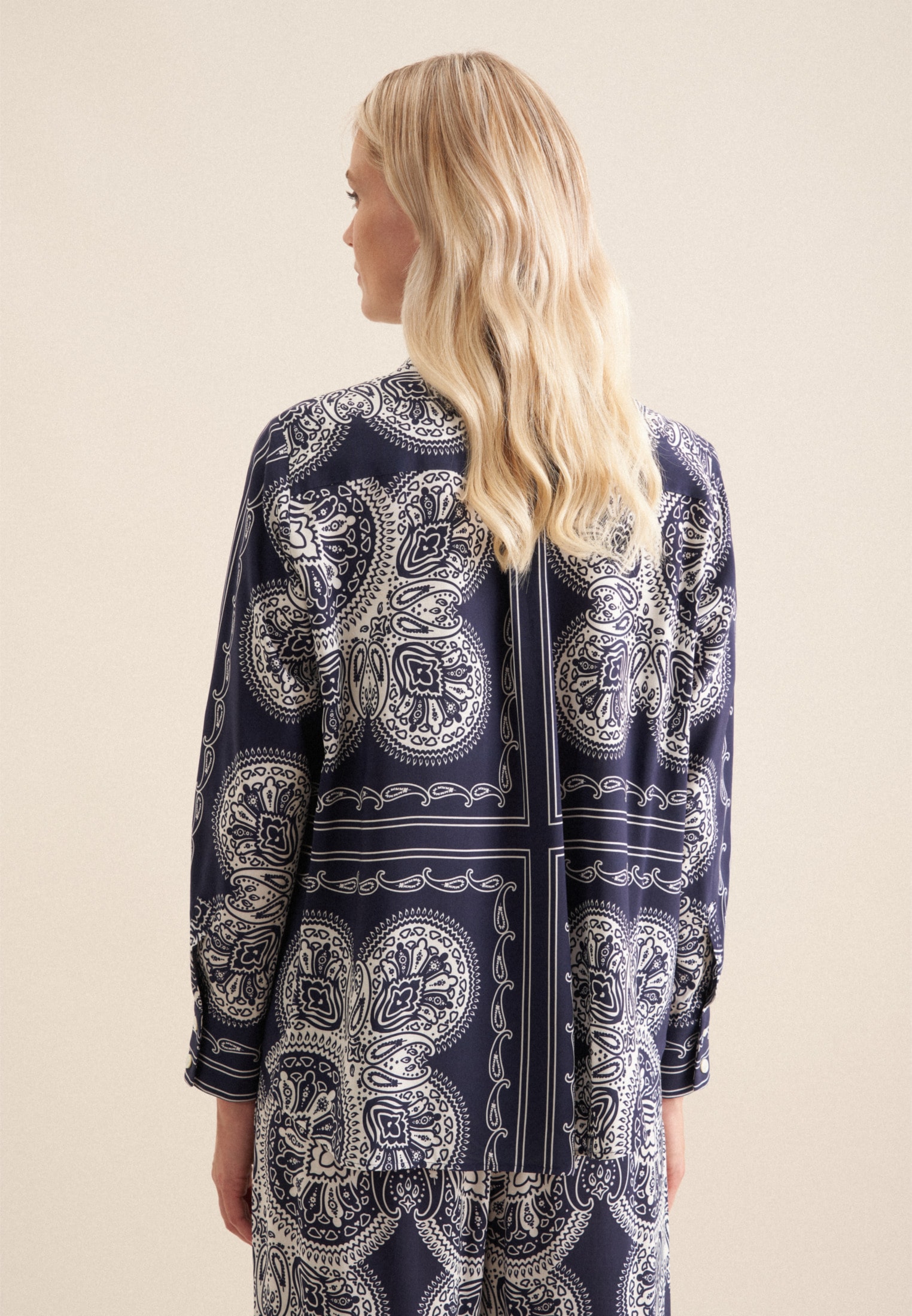 seidensticker Hemdbluse »Schwarze Rose«, 1/1 Kragen Tuchprint