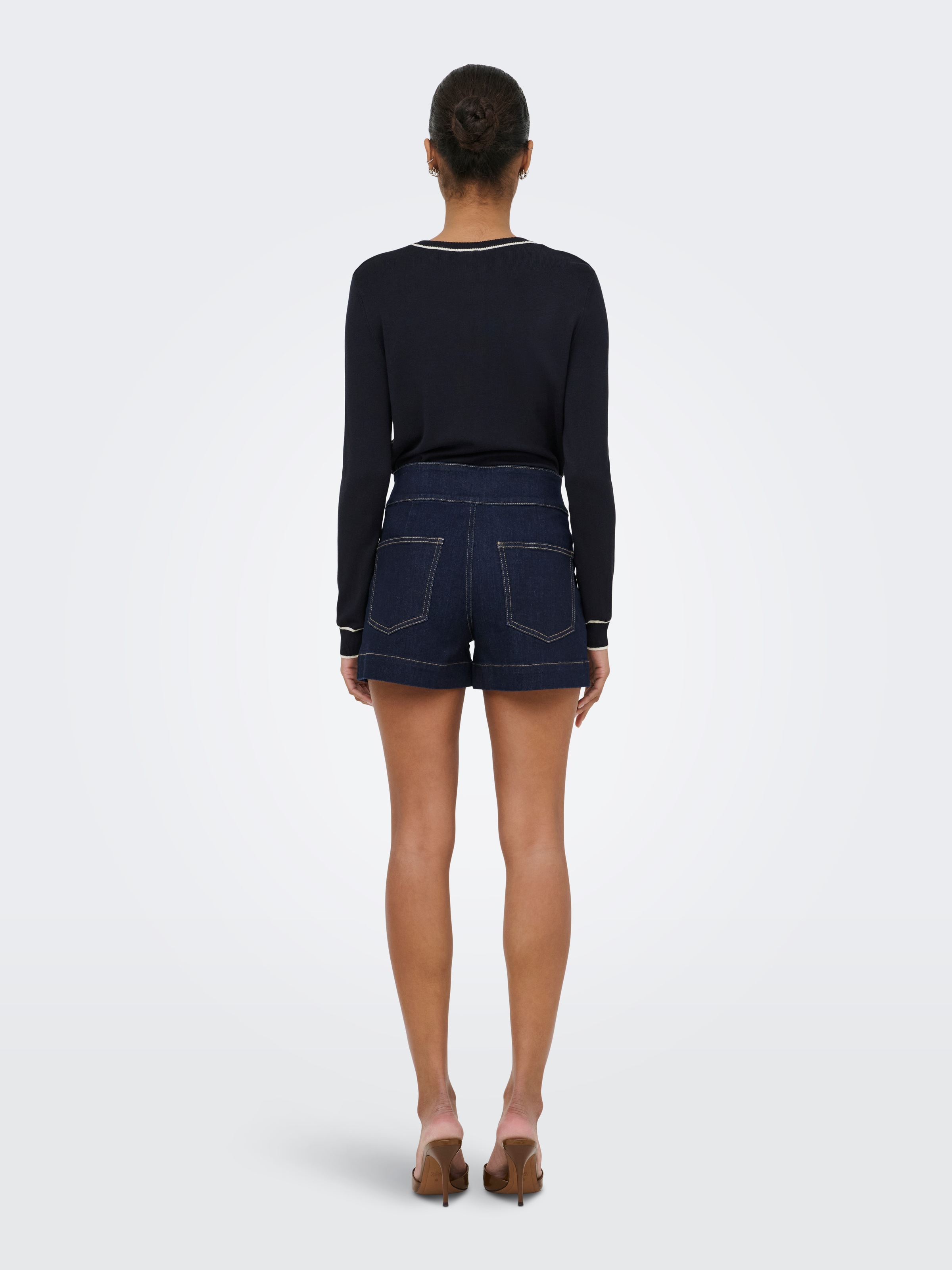 ONLY Short en jean »ONLEMILIA HW GOLD BUT DNM SHORTS NOOS« mélange de matières, coupe régulière, taille haute