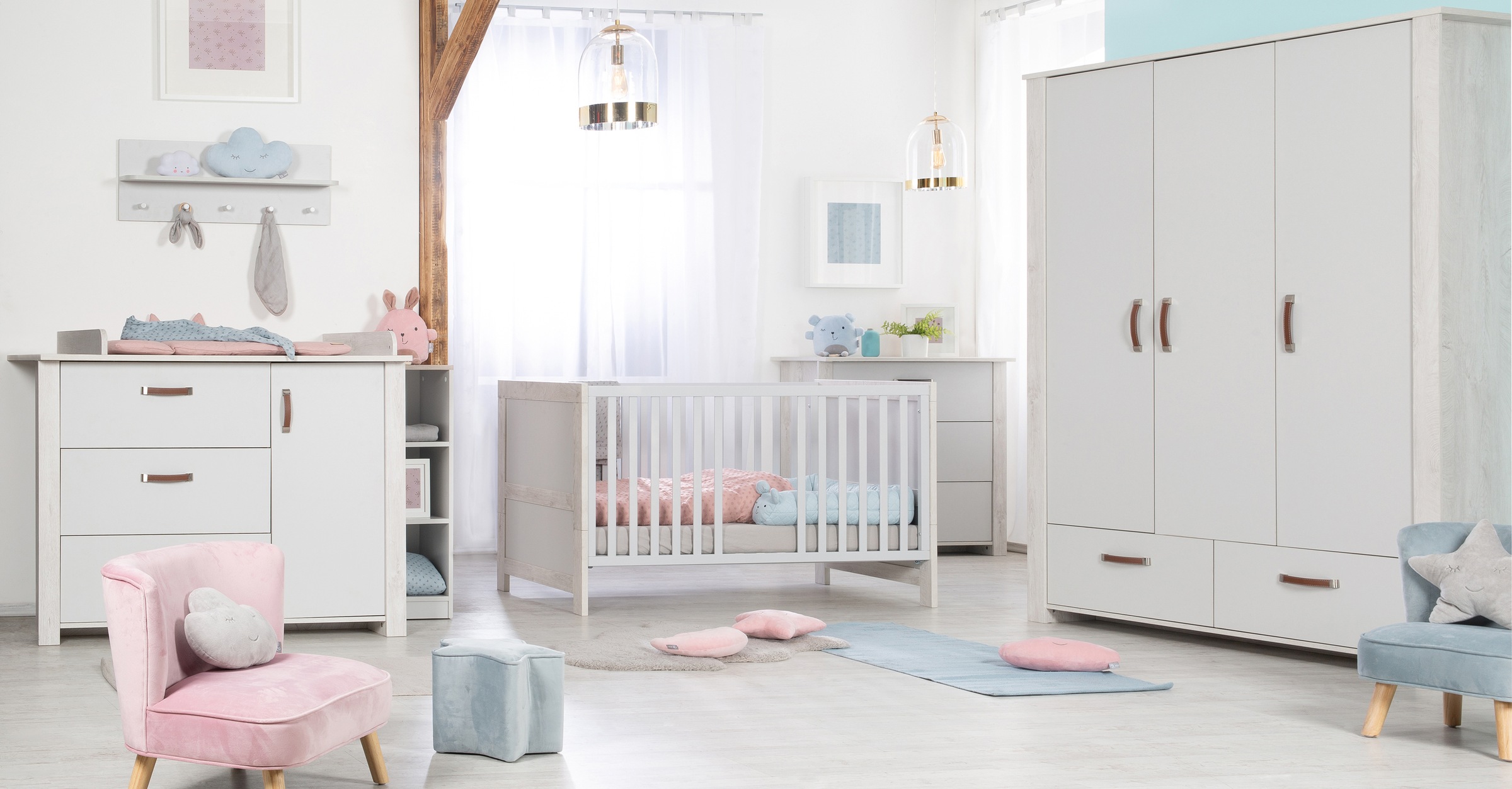 Image of roba® Babyzimmer-Komplettset »Mila«, (Set, 3 St., Kinderbett, Schrank, Wickelkommode), mit Kinderbett, Schrank und Wickelkommode bei Ackermann Versand Schweiz