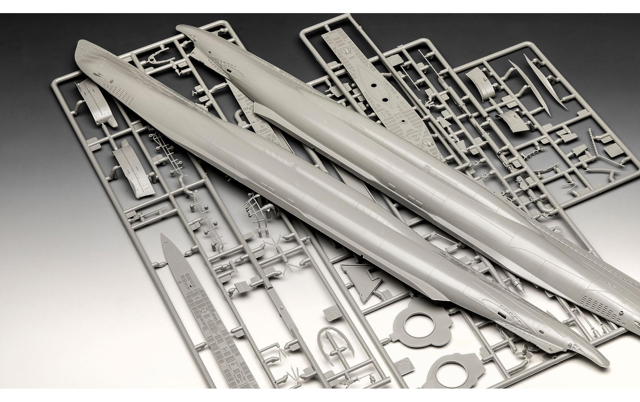 Revell® Kit de modèles réduits »Geschenkset zum Film Das Boot« 1:144 fabriqué en Europe