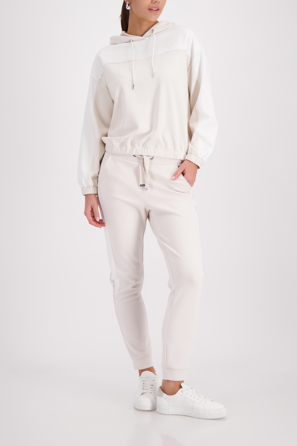 Monari Sweat à capuche »Sweatshirt Colorblock + Schmuck«, Regular fit mit Kapuze
