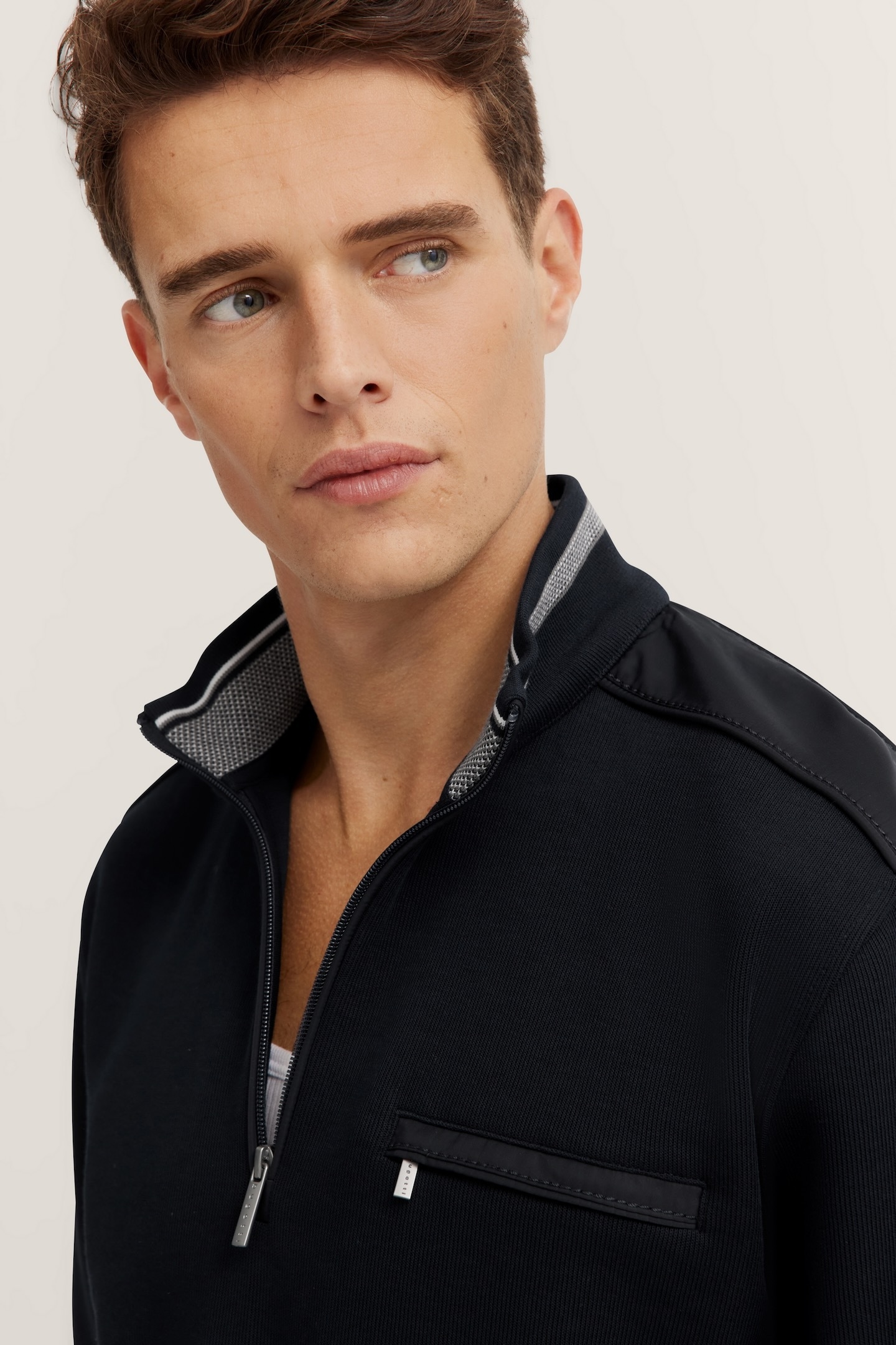 bugatti Troyer mit Stehkragen