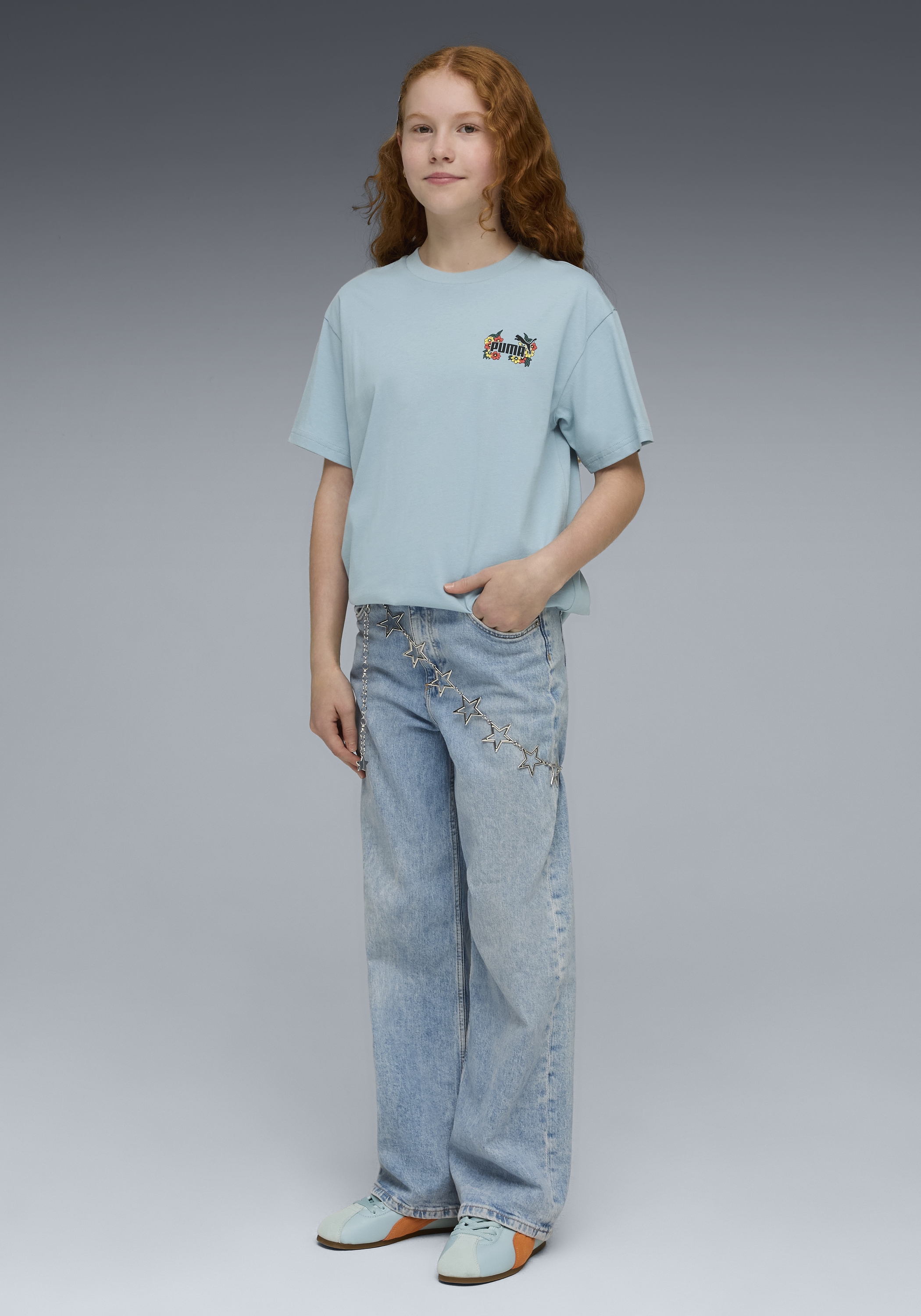 PUMA T-shirt »MID90S RELAXED GRAPHIC TEE G« pour adolescents, manches courtes, style sportif, en coton