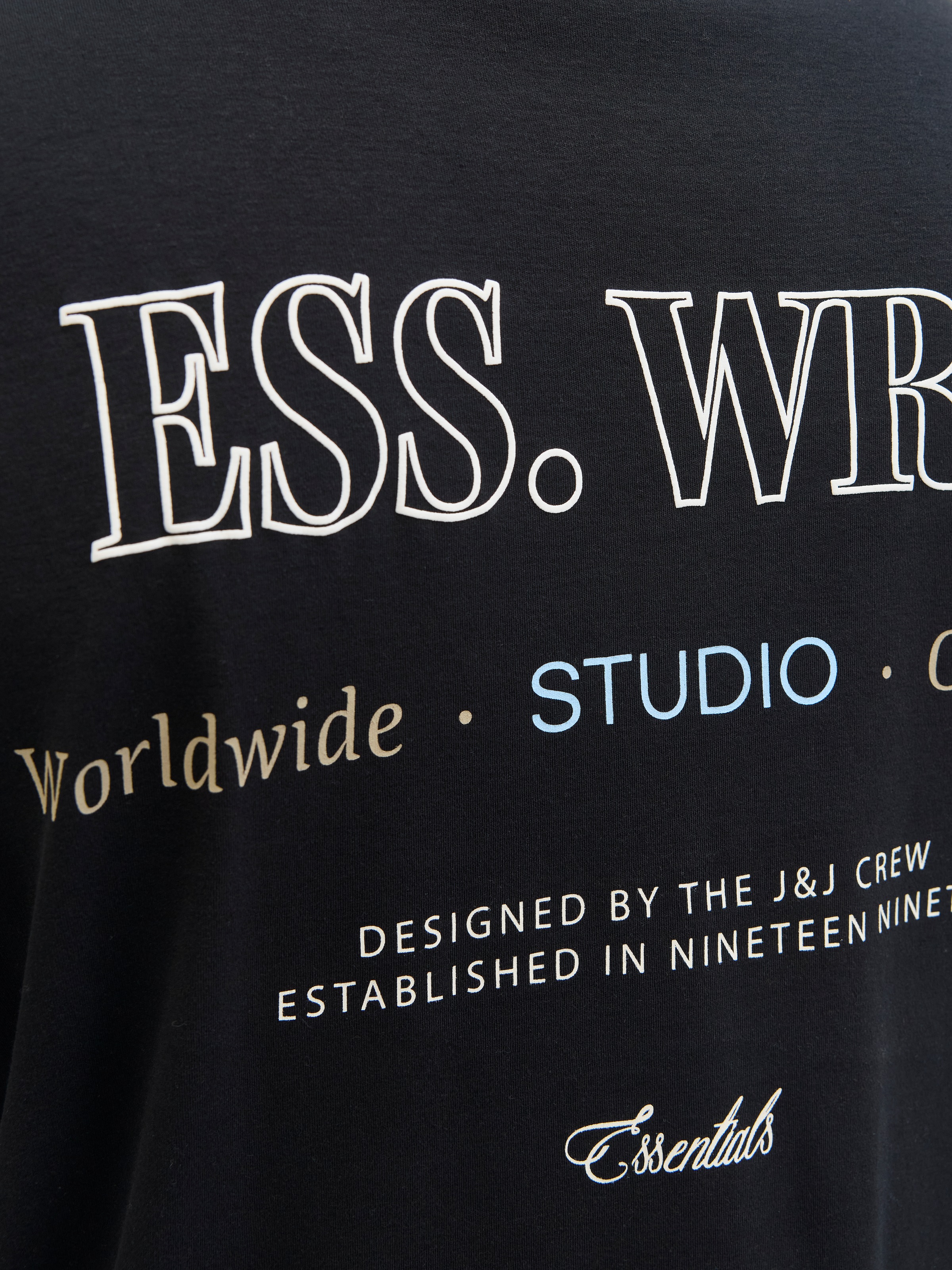 Jack & Jones PlusSize T-shirt »JJEURBAN EDGE STUDIO TEE SS SN PLS« mit Logobranding