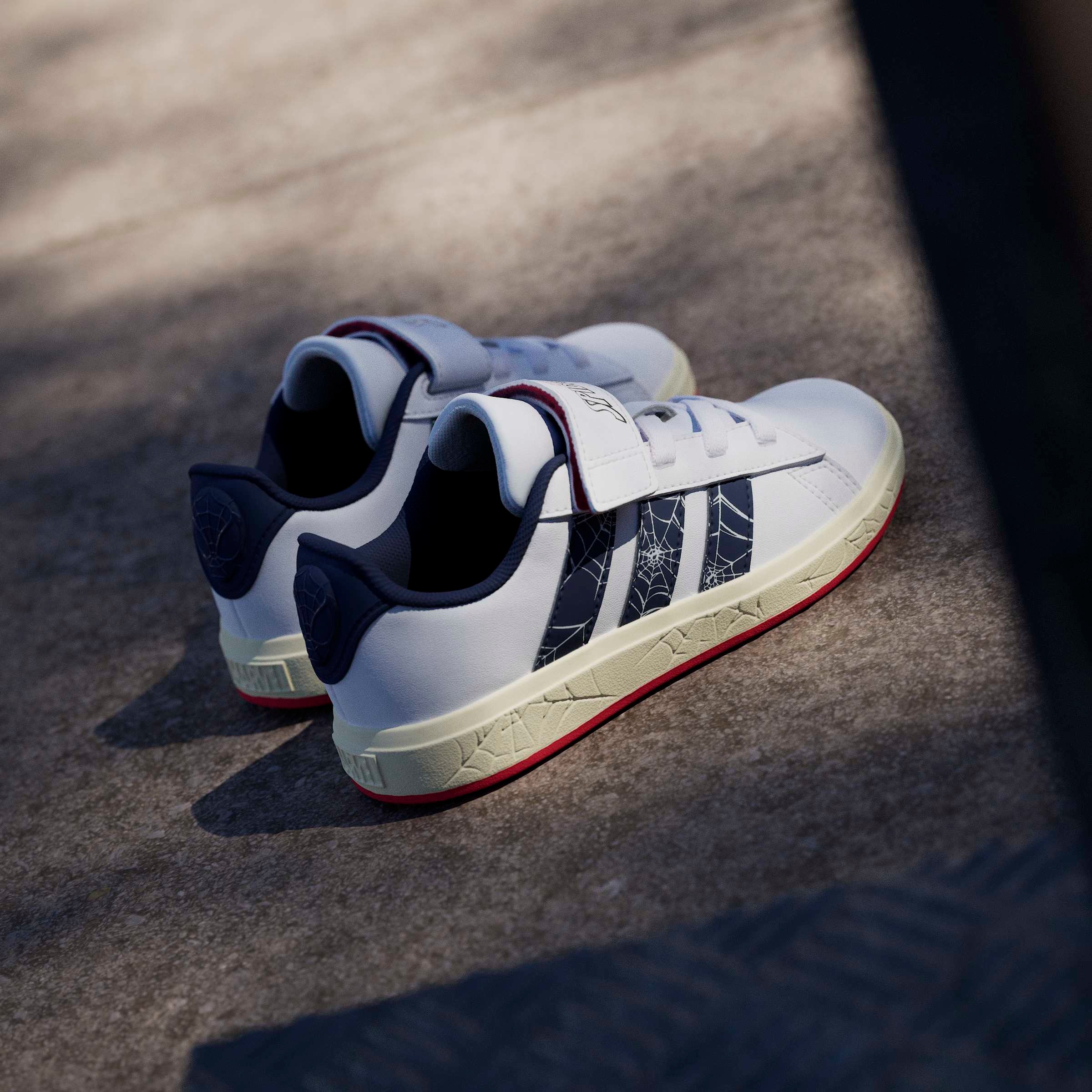 adidas Sportswear Sneaker »ADIDAS MARVEL SPIDER-MAN GRAND COURT KIDS«  für Kinder & Jugendliche