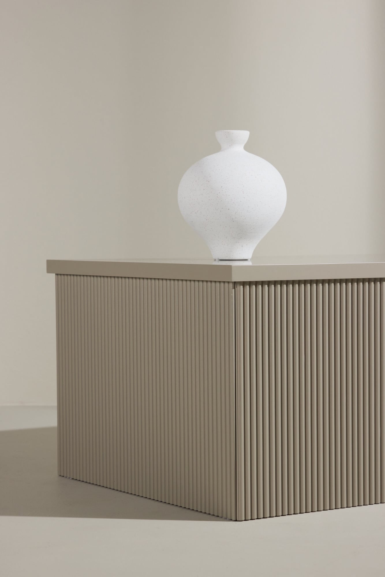 Venture Home Beistelltisch »Lenox, rechteckiger Beistelltisch in einladendem Beige, 80 × 60 cm« Ablagetisch, MDF, rechteckig, geräumig, schlicht, dezent