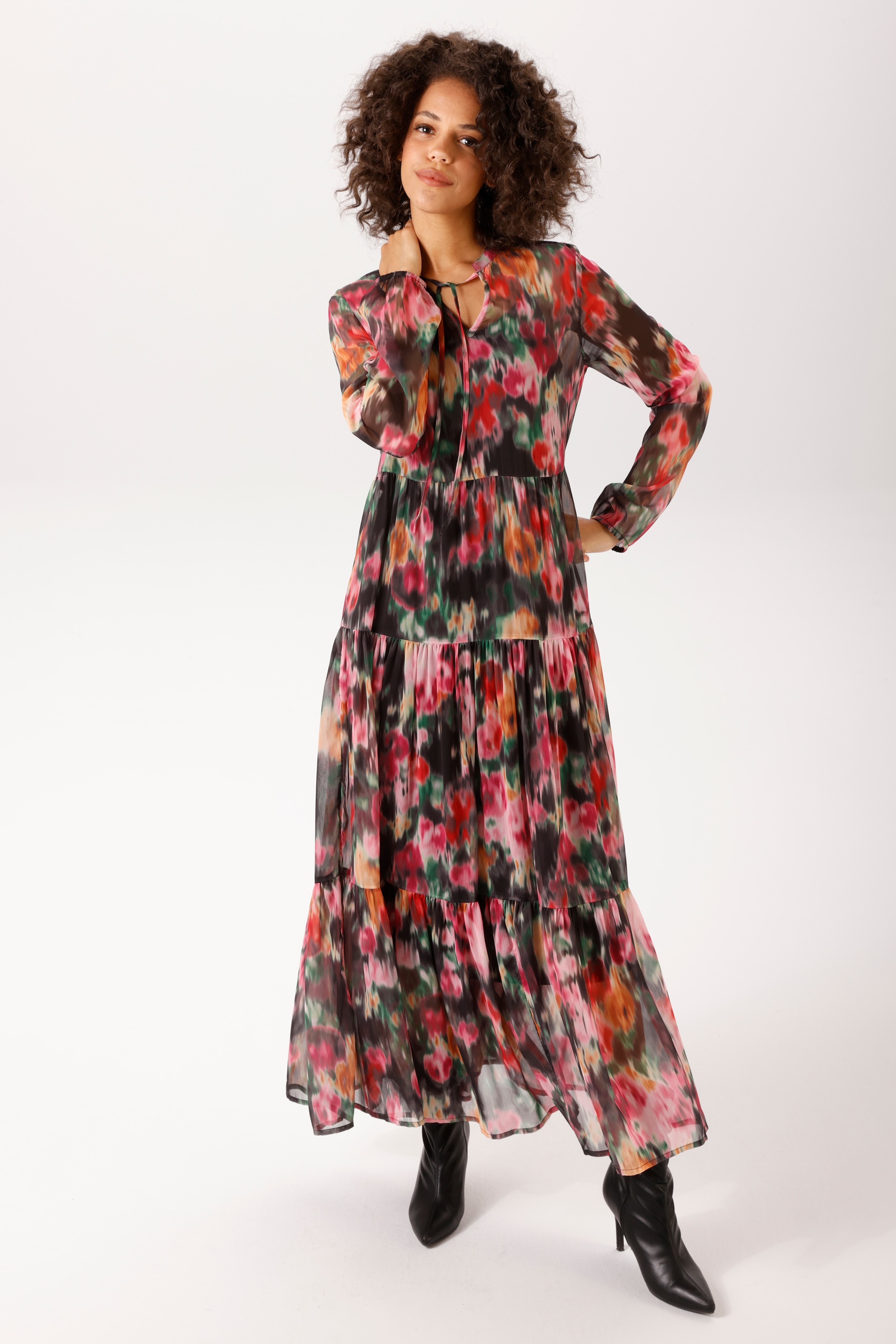 Image of Aniston CASUAL Maxikleid mit Jersey-Unterkleid, mit farbenfrohen Batikblumen bedruckt - NEUE KOLLEKTION
