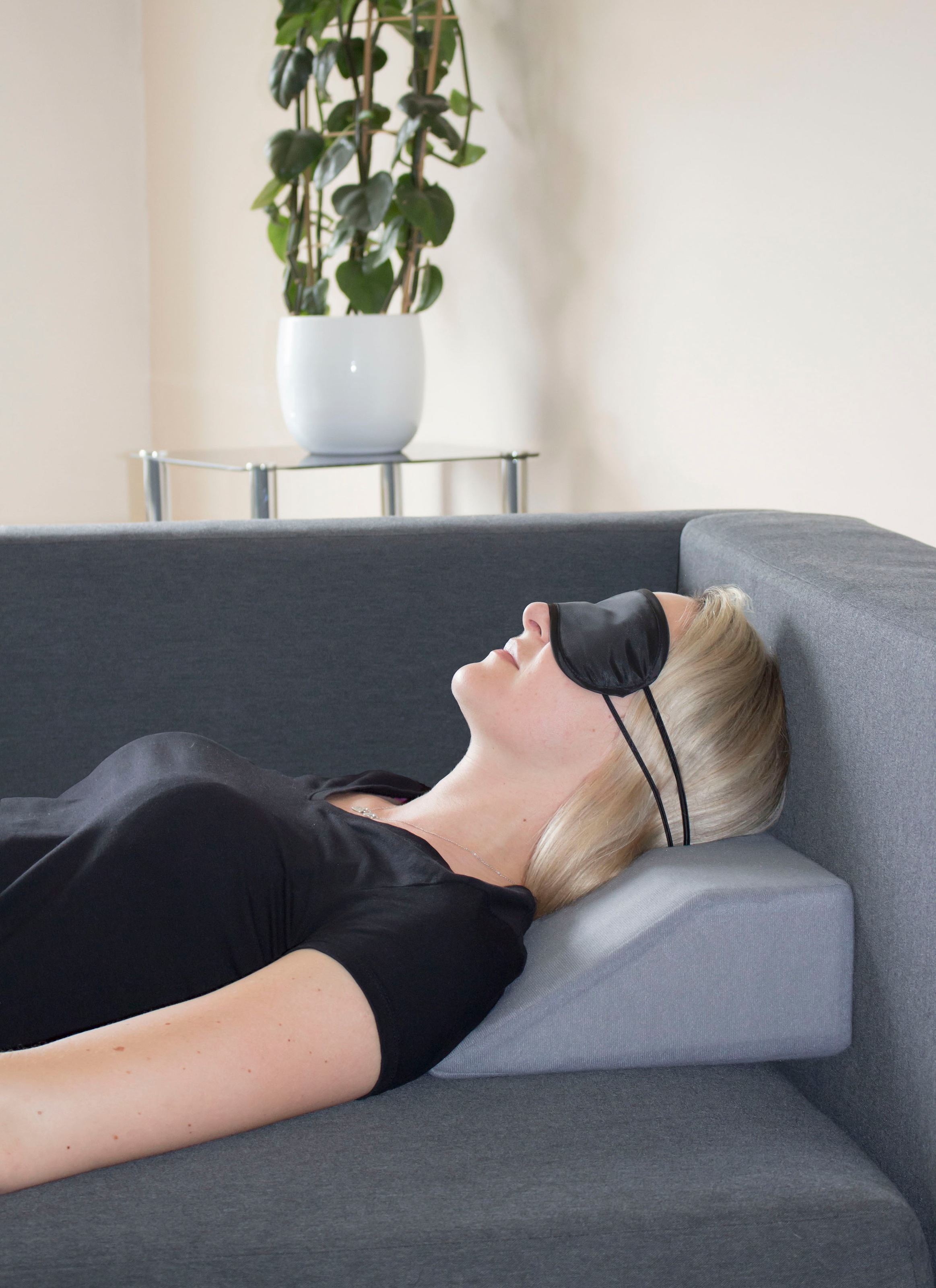 Hydas Sitzheizkissen »mit zuschaltbarer Wärme und Massage, vielseitig einsetzbar«, 3 Wärme und 3 Massage Stufen einstellbar, auch zur Fussmassage geeignet