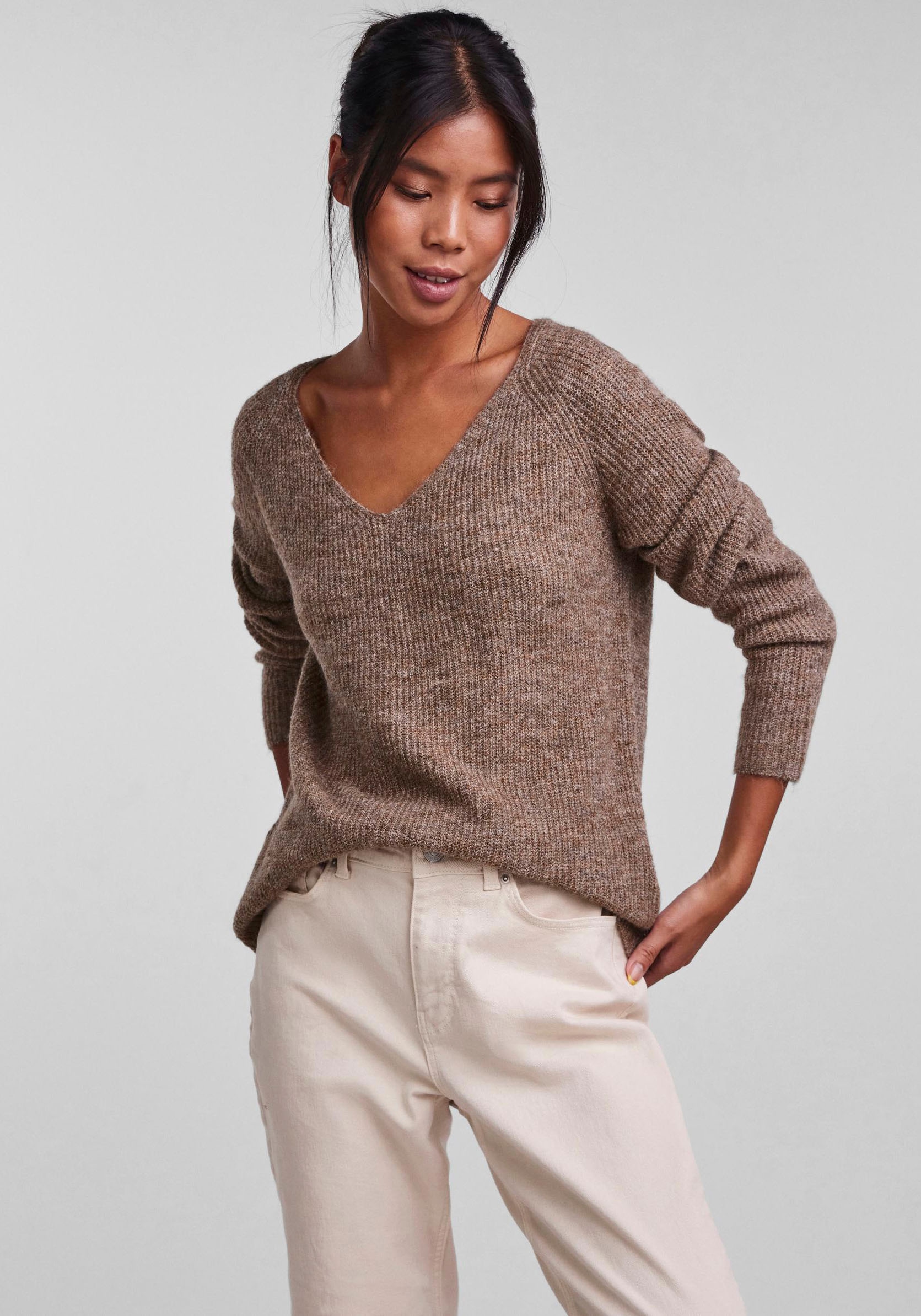 pieces V-Ausschnitt-Pullover »PCELLEN LS V-NECK KNIT NOOS BC«, mit Wolle