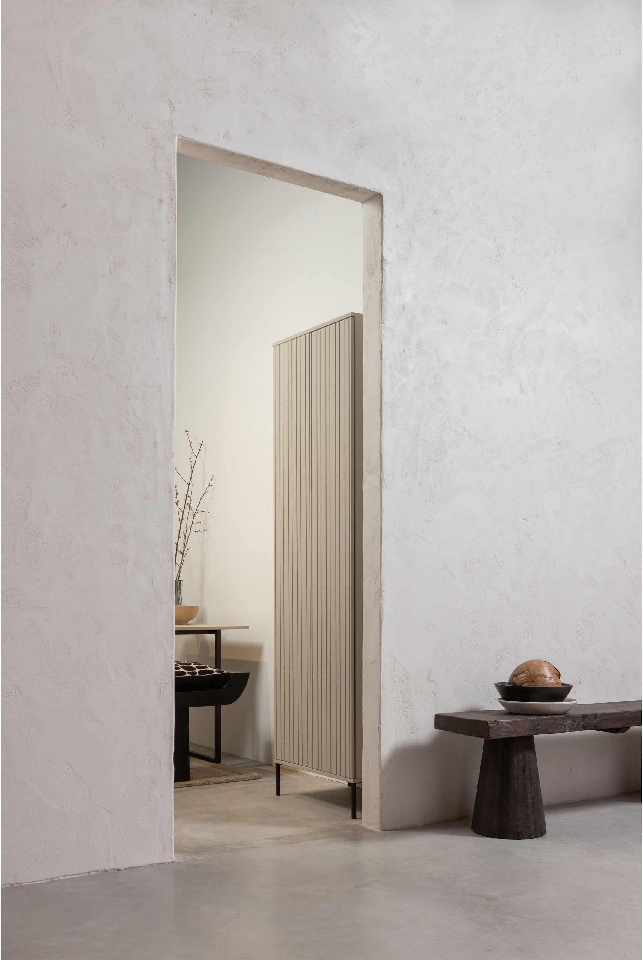 WOOOD Armoire vestiaire »New Gravure, Mehrzweckschrank mit 5 Fächern« Haut meuble New Gravure de WOOOD avec rangement, style et système push-to-open