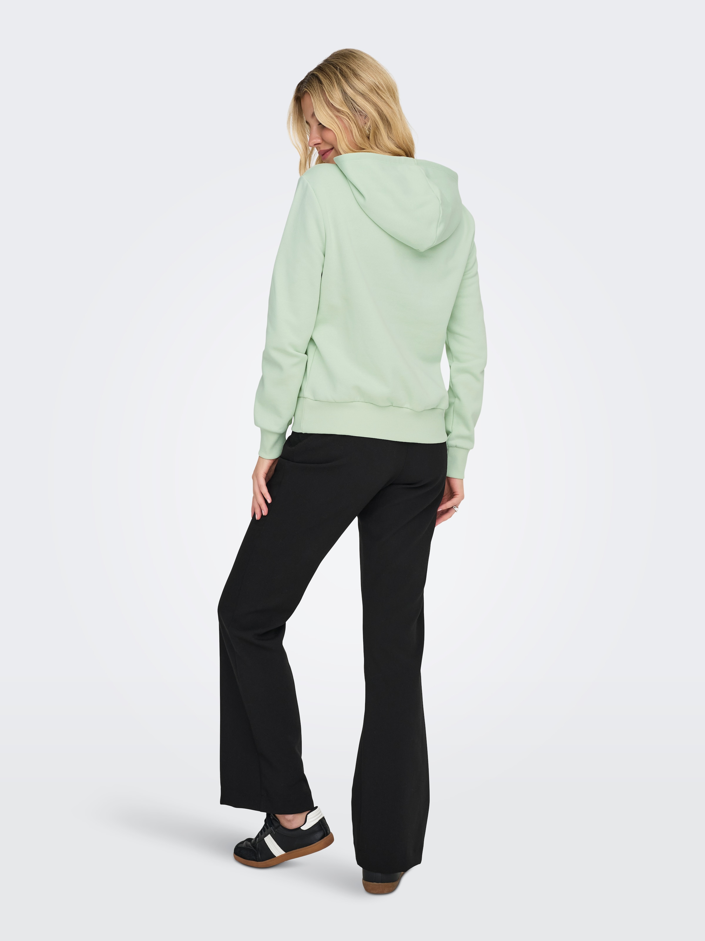 ONLY Sweat à capuche »ONLNOLI L/S HEART HOOD SWT NOOS«, Baumwollmischung, regular fit
