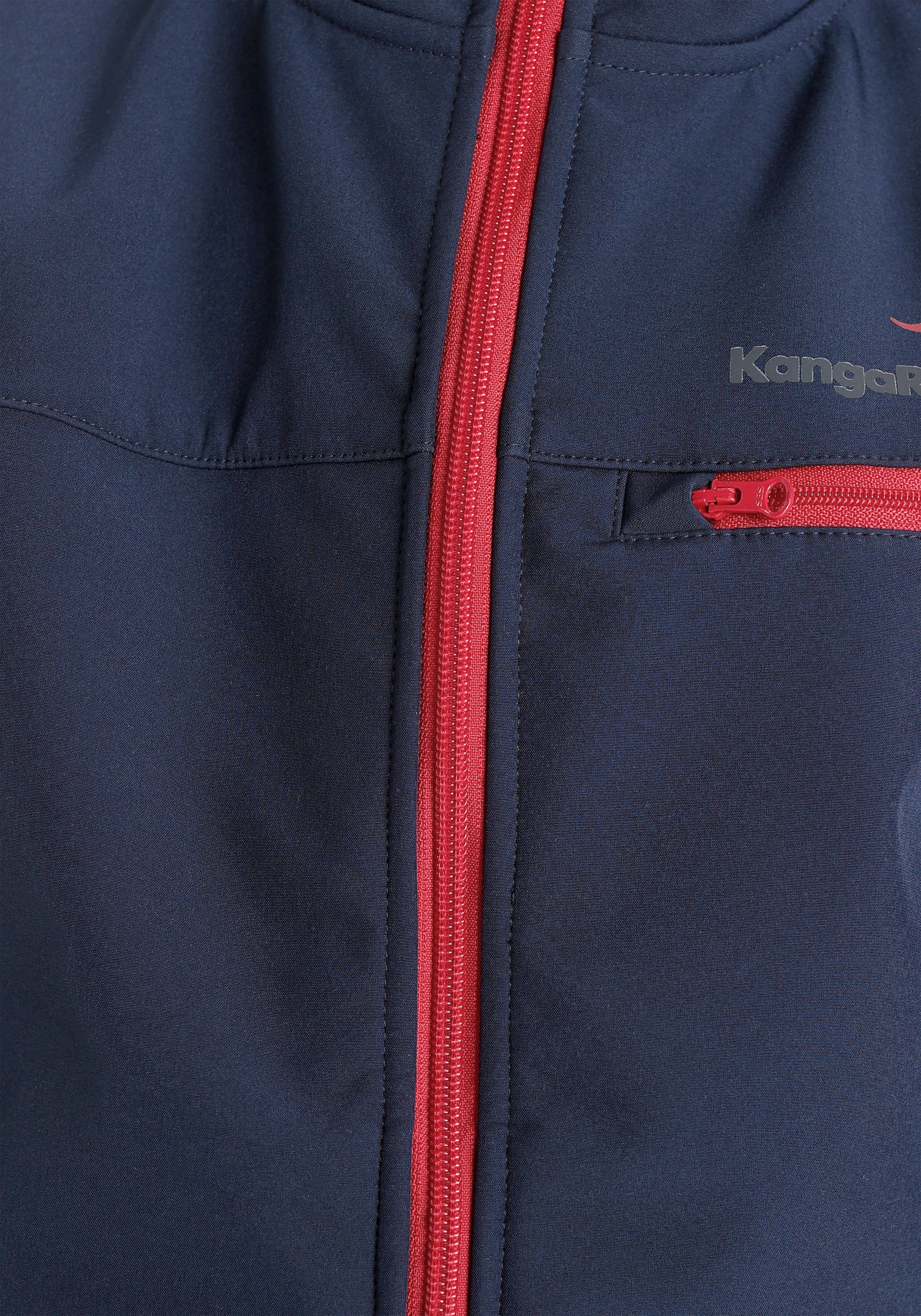 Modische KangaROOS Softshelljacke, mit Kapuze, mit kontrastfarbigen  Innenfutter und reflektierenden Details versandkostenfrei - ohne  Mindestbestellwert shoppen