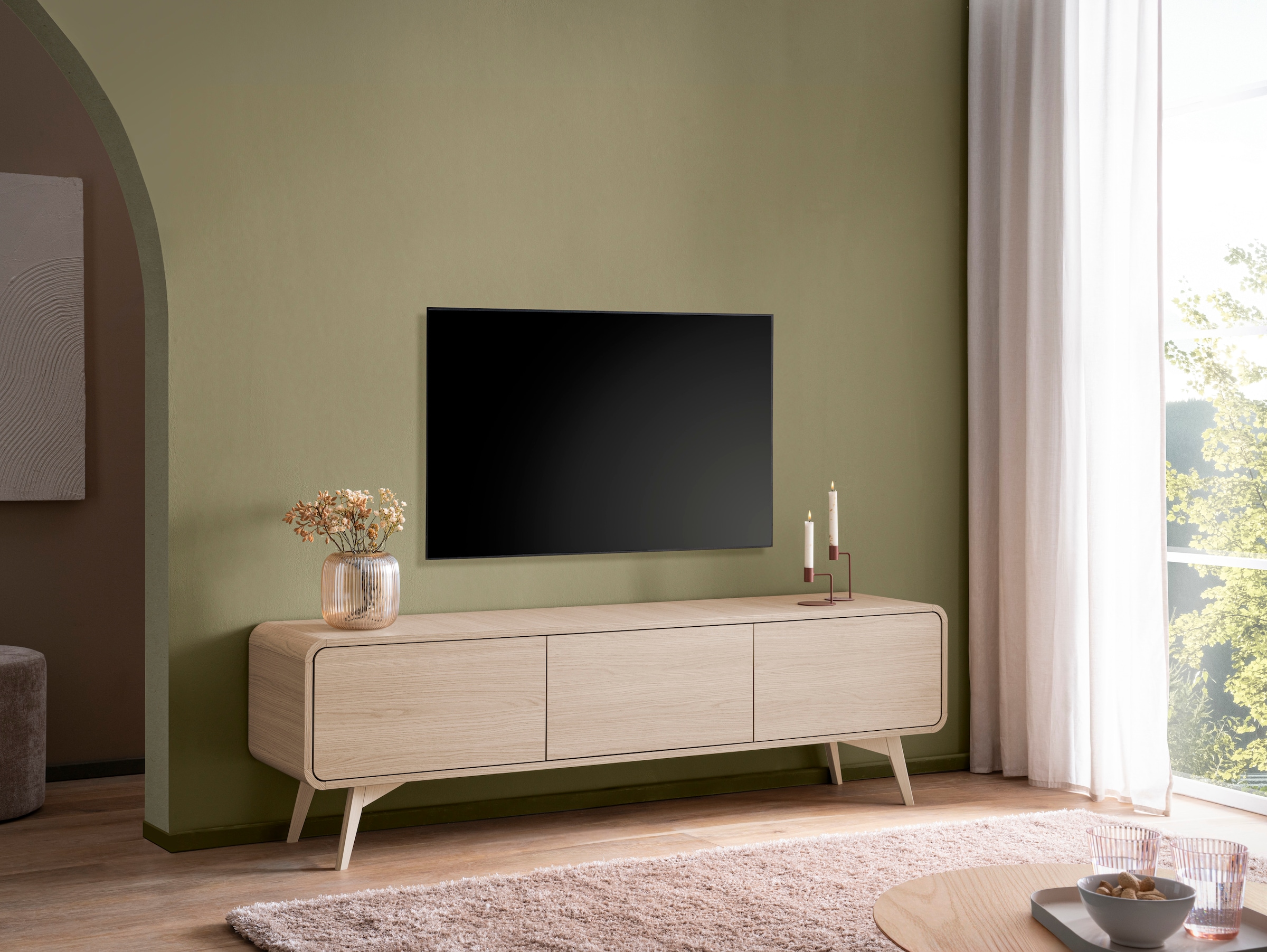 Home affaire Lowboard »Torsby, moderner TV-Schrank, Kommode in Eiche Natur, TV-Unterschrank« abgerundete Ecken, ausreichend Stauraum, vielseitig einsetzbar