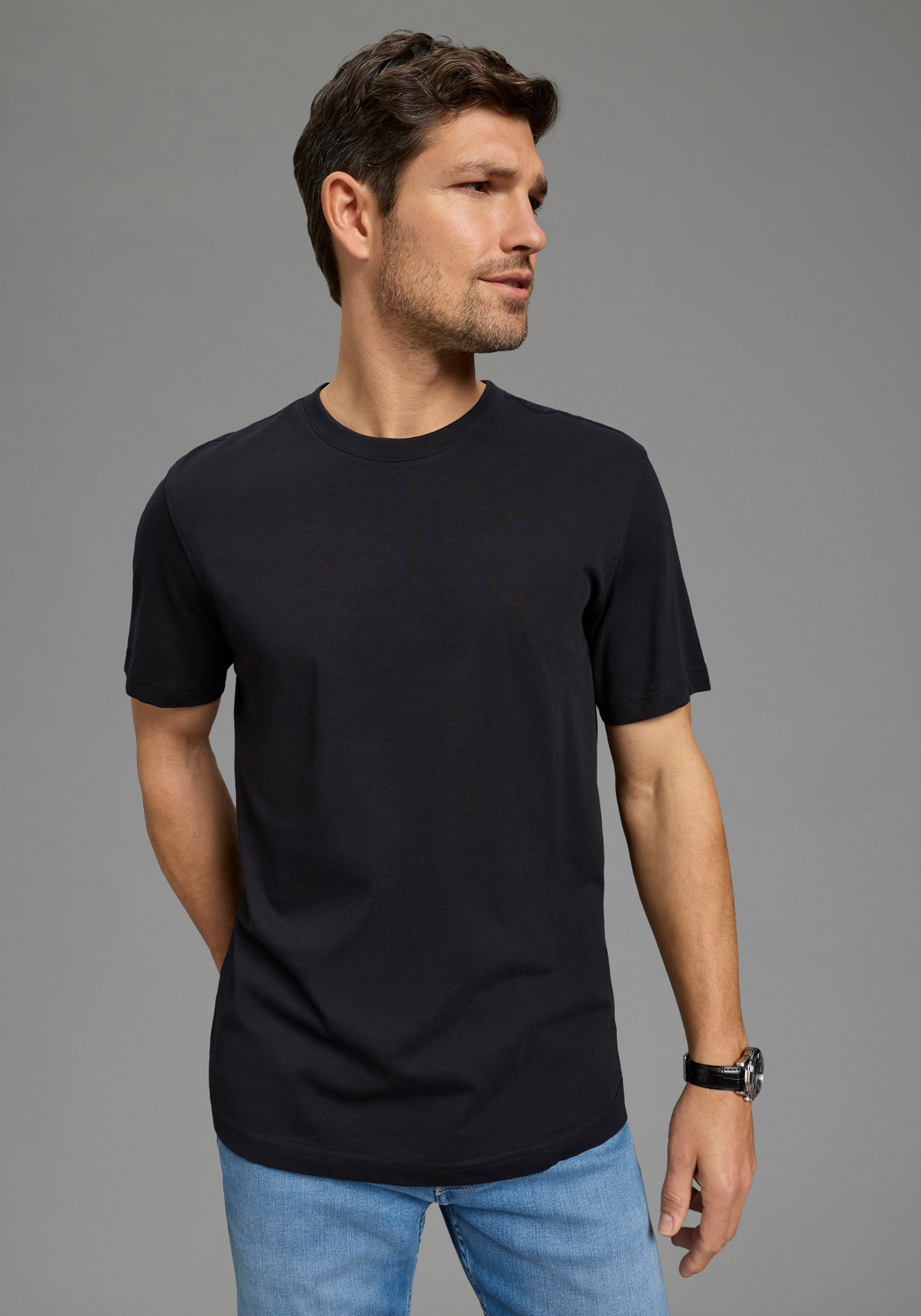 Man's World Rundhalsshirt 5er-Pack,  Kurzarm,  Regular Fit,  unifarben,  Rundhals,  aus Baumwolle
