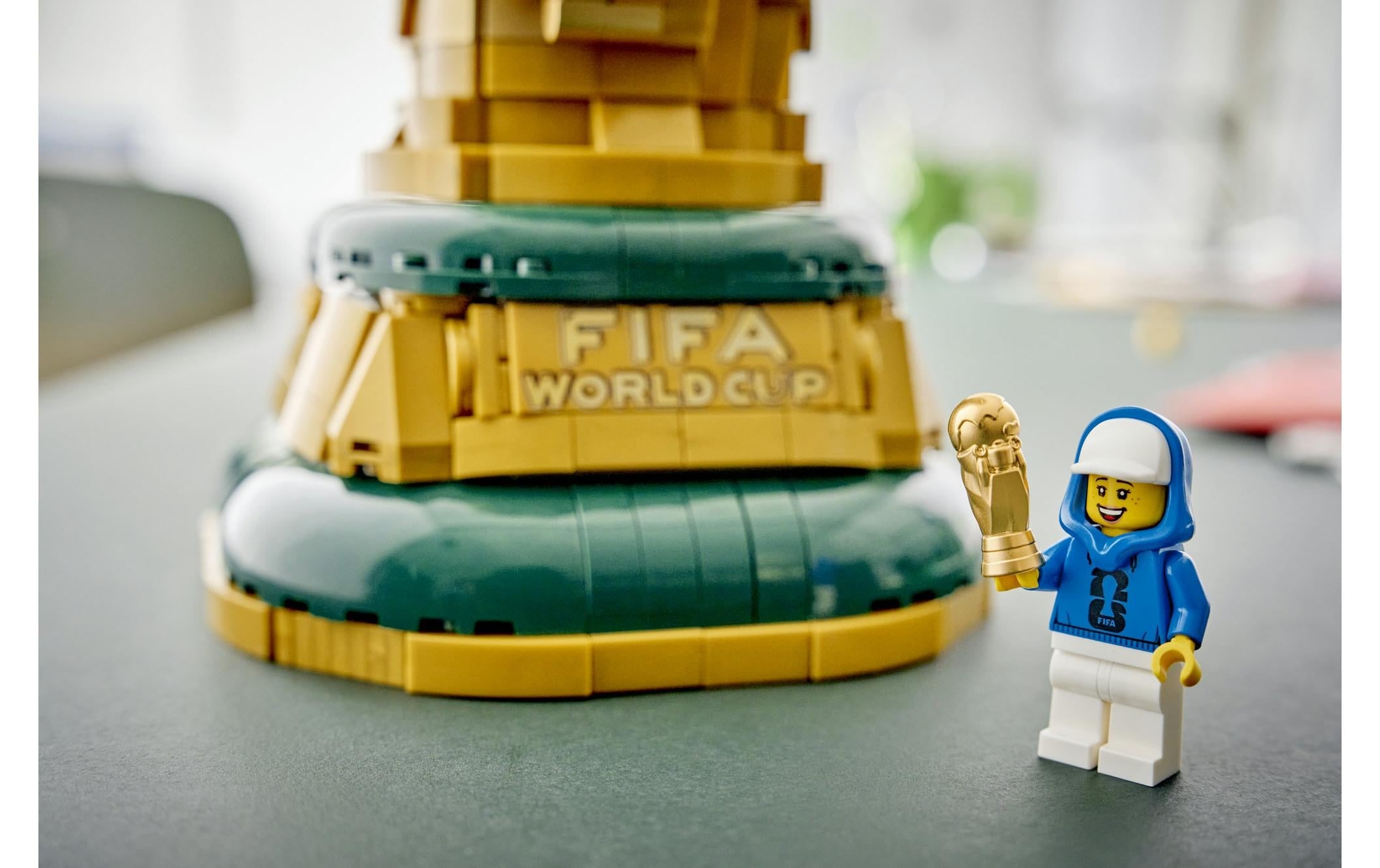 LEGO® Konstruktionsspielsteine »Offizieller Pokal der FIFA Fussball-Weltmeisterschaft (43020)« LEGO Editions Football