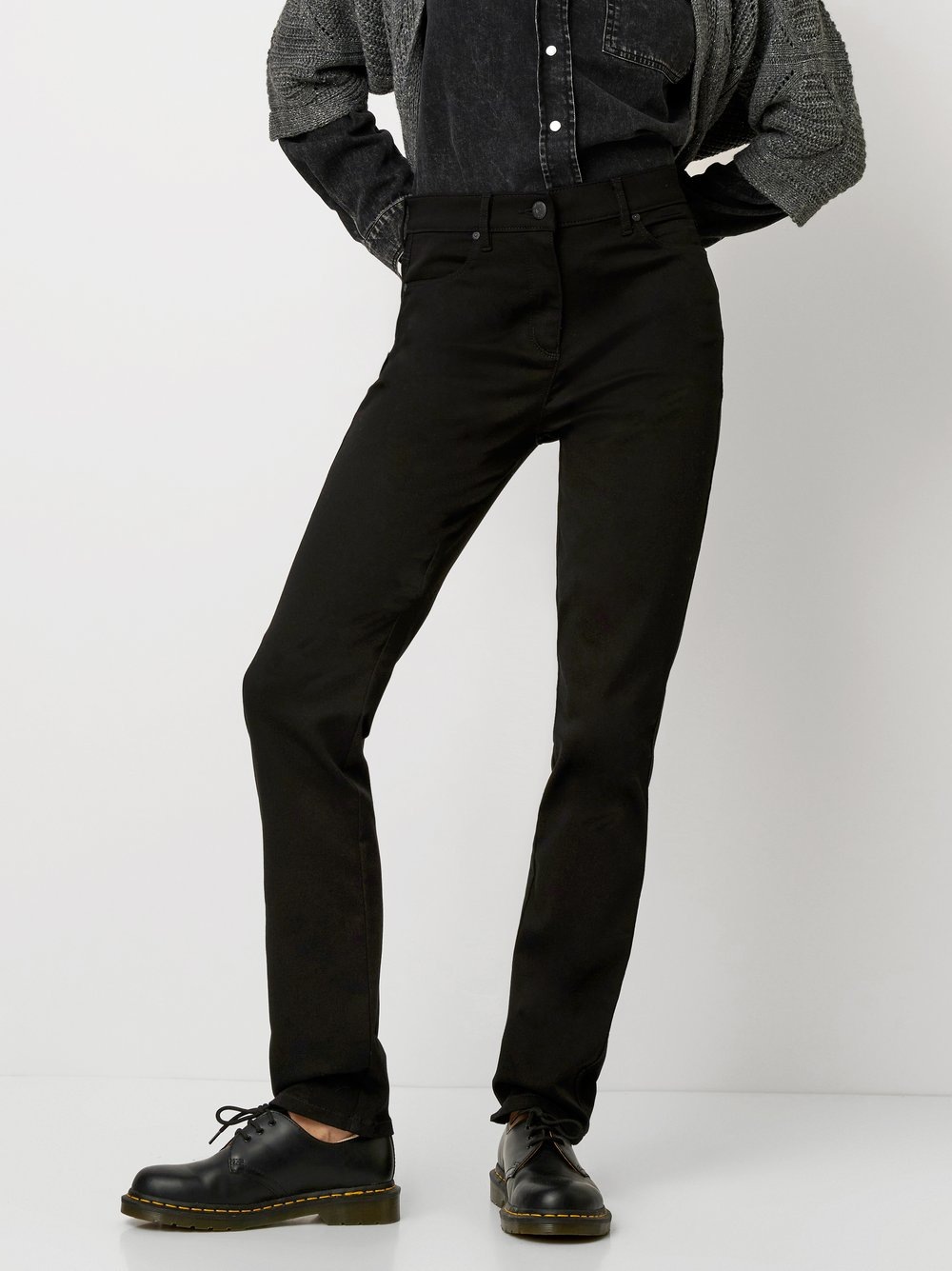 TONI Pantalon slim »TO BE LOVED«  avec petits strass sur la poche