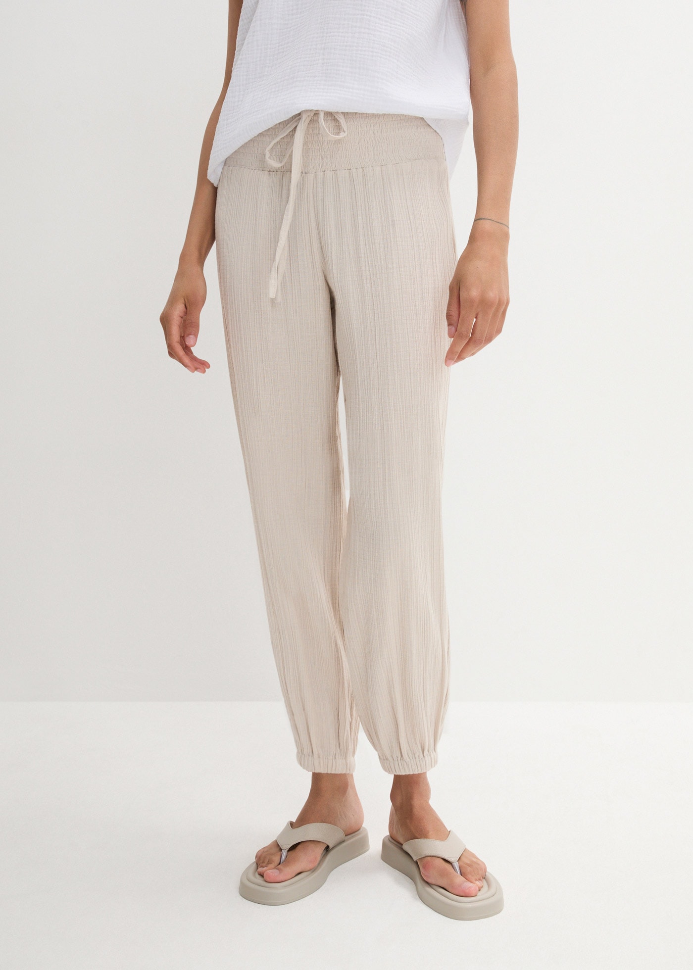 Image of bonprix Haremshose "Musselin Hose mit Smockbund" aus Musselin, aus Baumwolle, lockere Passform, mit Smockbund