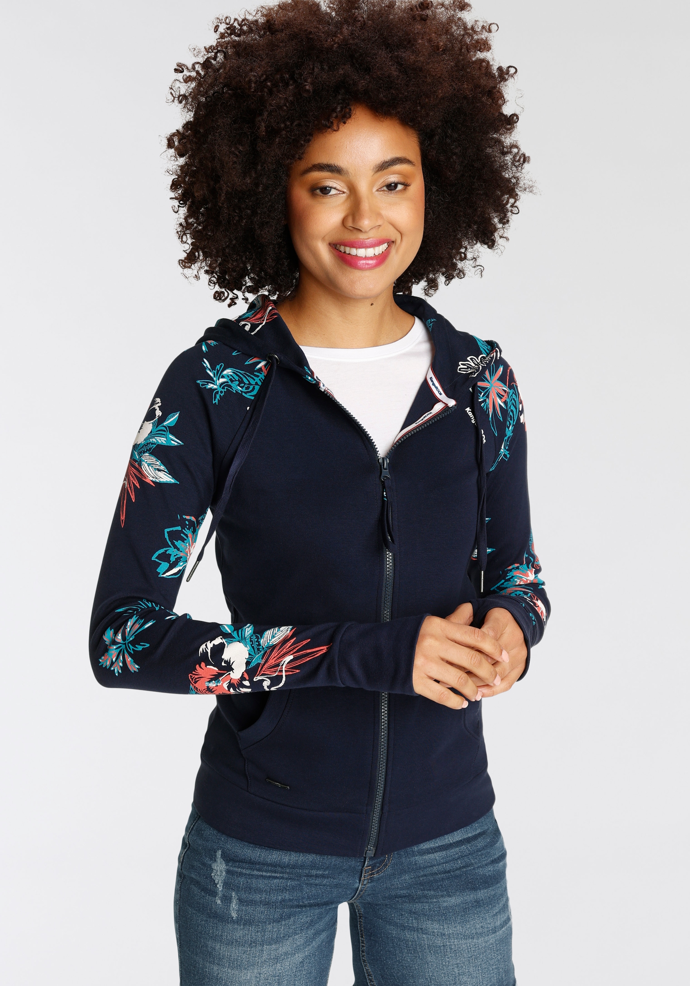 Image of KangaROOS Kapuzensweatjacke hüftbedeckende Länge, figurbetonte Passform, mit Kordelzug