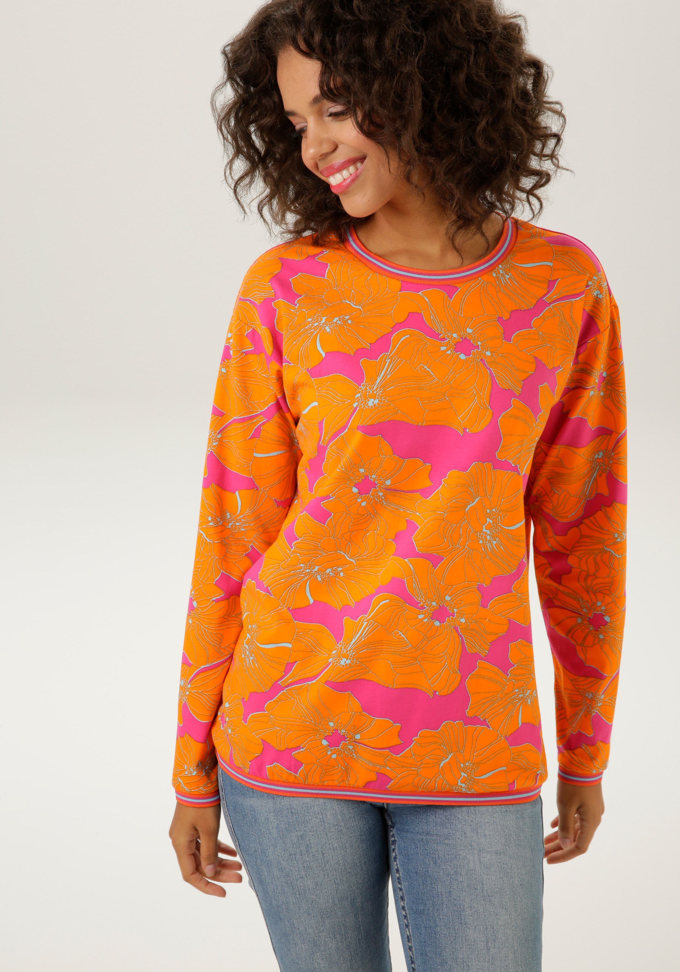 Aniston CASUAL Sweatshirt, mit grossflächigen Blüten bedruckt - NEUE KOLLEKTION-Aniston CASUAL 1