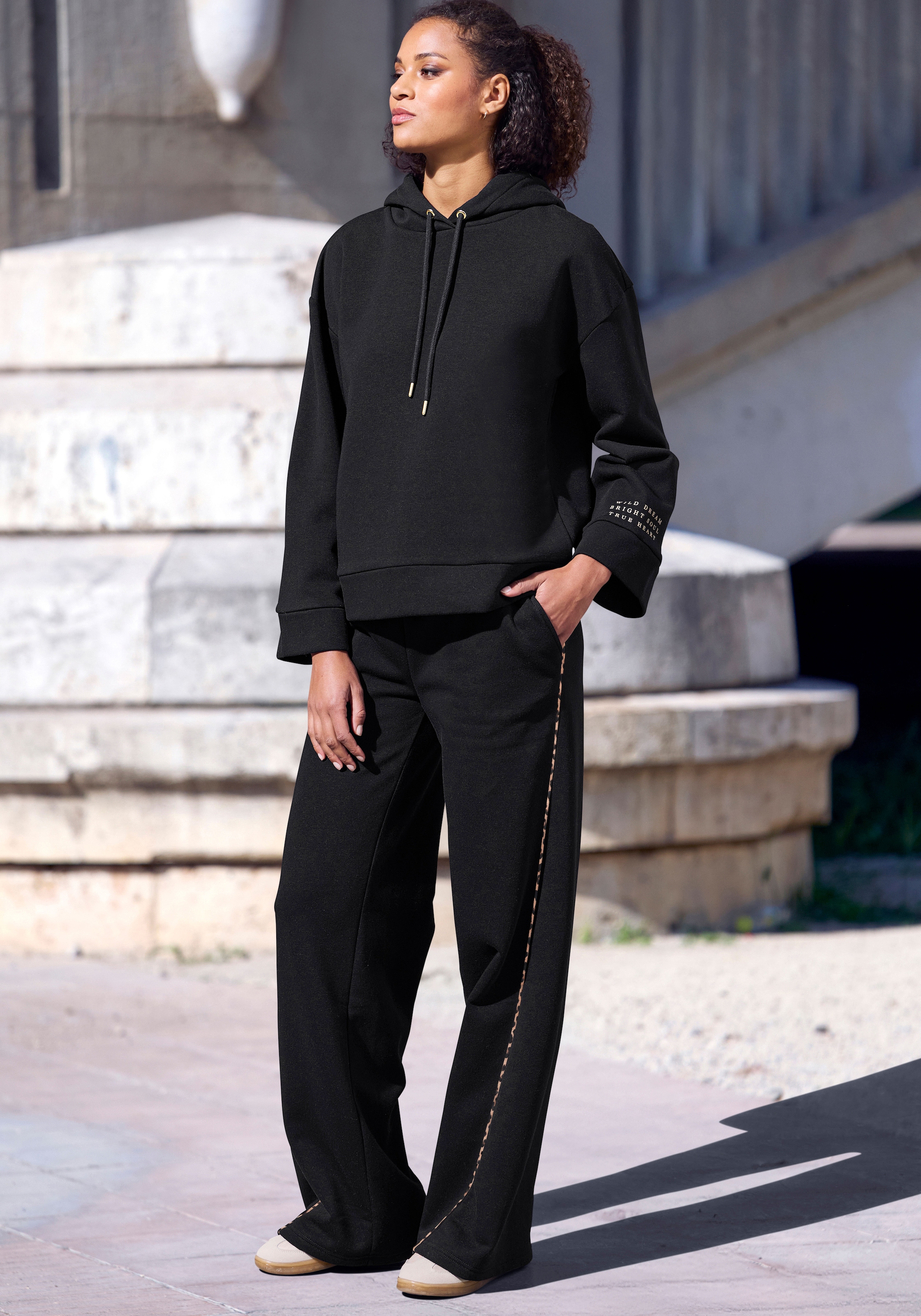 Buffalo Hoodie »- Sweater mit Kapuze«, manches larges et épaules tombantes
