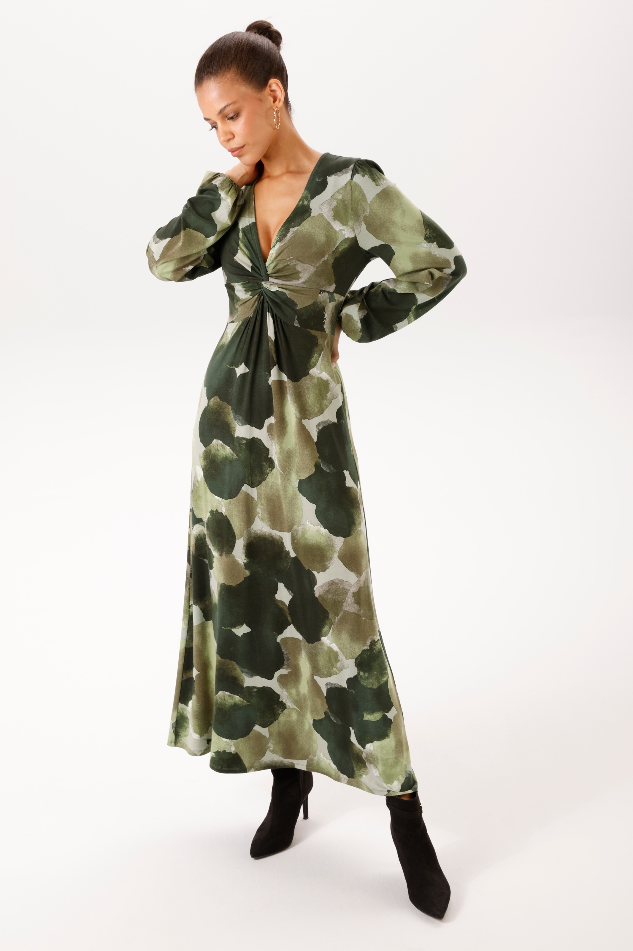 Image of Aniston CASUAL Maxikleid mit raffiniertem Knoten am Dekolleté - NEUE KOLLEKTION