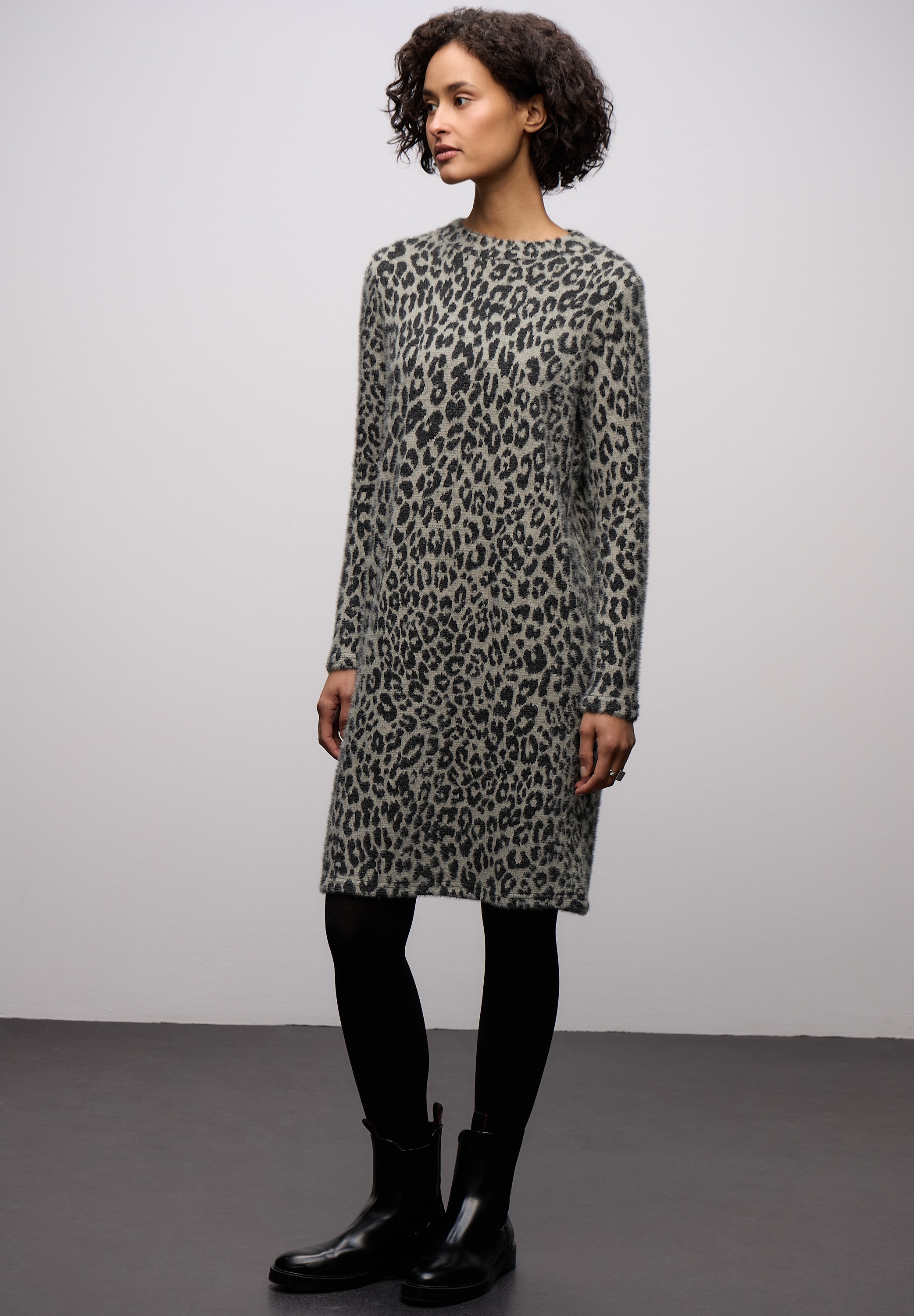 Image of STREET ONE Strickkleid Ohne Taschen in knielanger Federgarn-Optik, mit modischem Muster