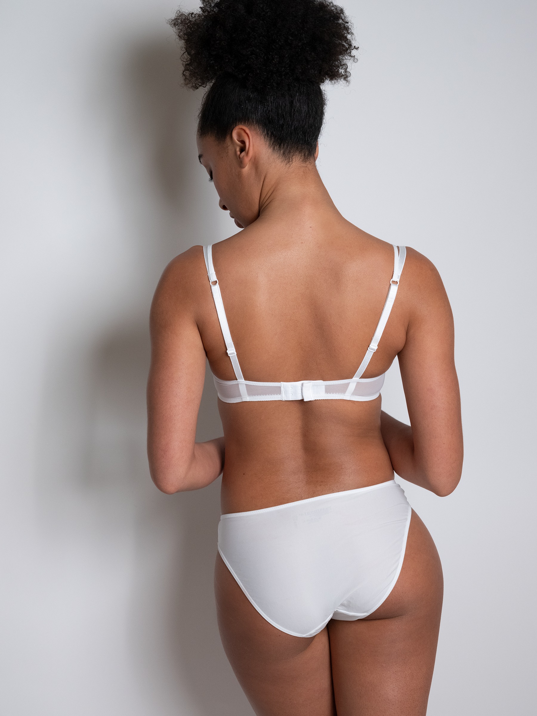 PASSIONATA Schalen-BH »MISS JOY«, verspielte Schmetterlingsmotive, leichter Tüll, atmungsaktiv