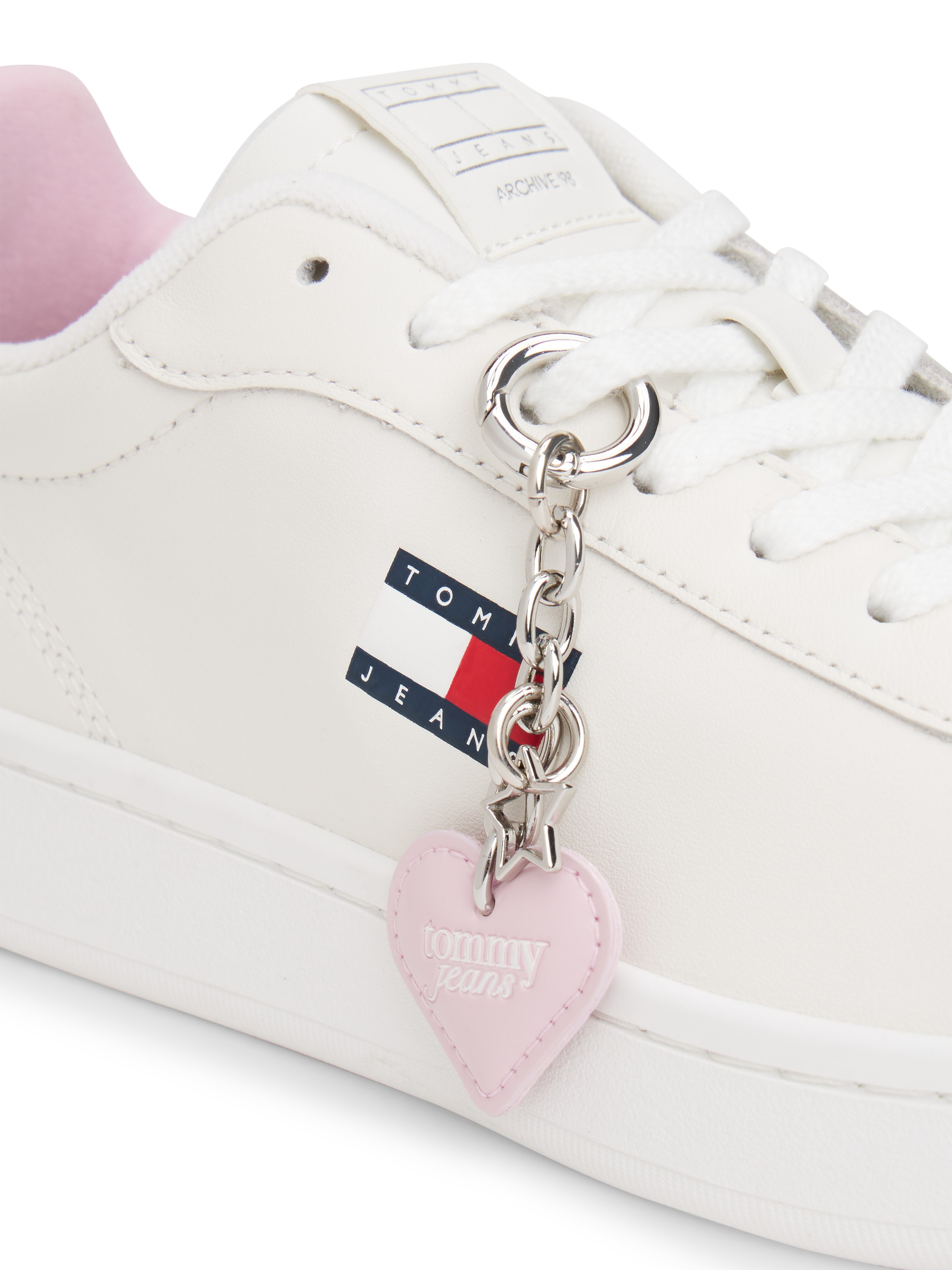 Tommy Jeans Baskets à plateforme »ARCHIVE '98 VALENTINES«  chaussure de loisir, chaussure basse, chaussure à lacets avec pendentif cœur