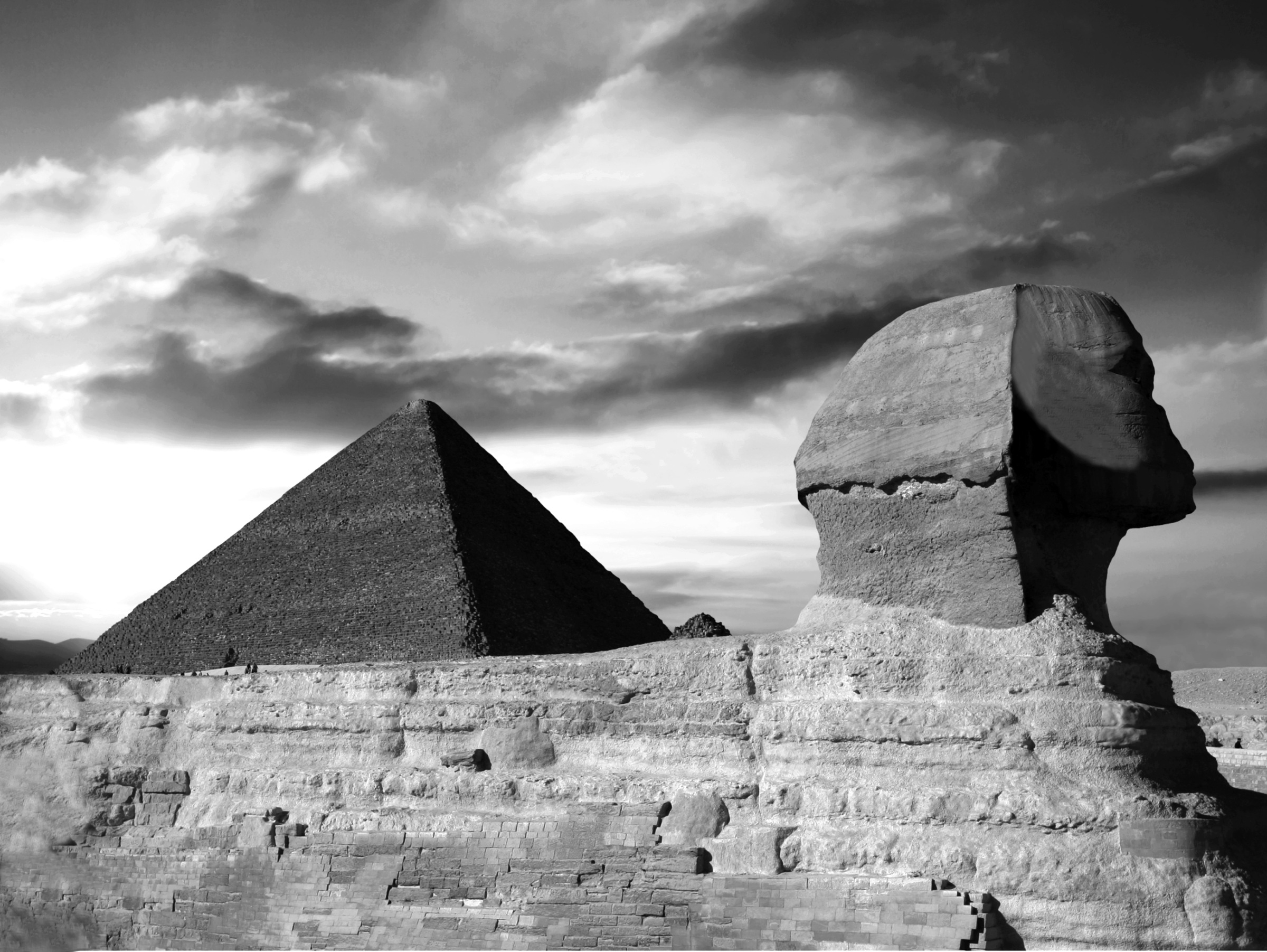 Image of Papermoon Fototapete »Pyramide Schwarz & Weiss«, Vliestapete, hochwertiger Digitaldruck, inklusive Kleister bei Ackermann Versand Schweiz