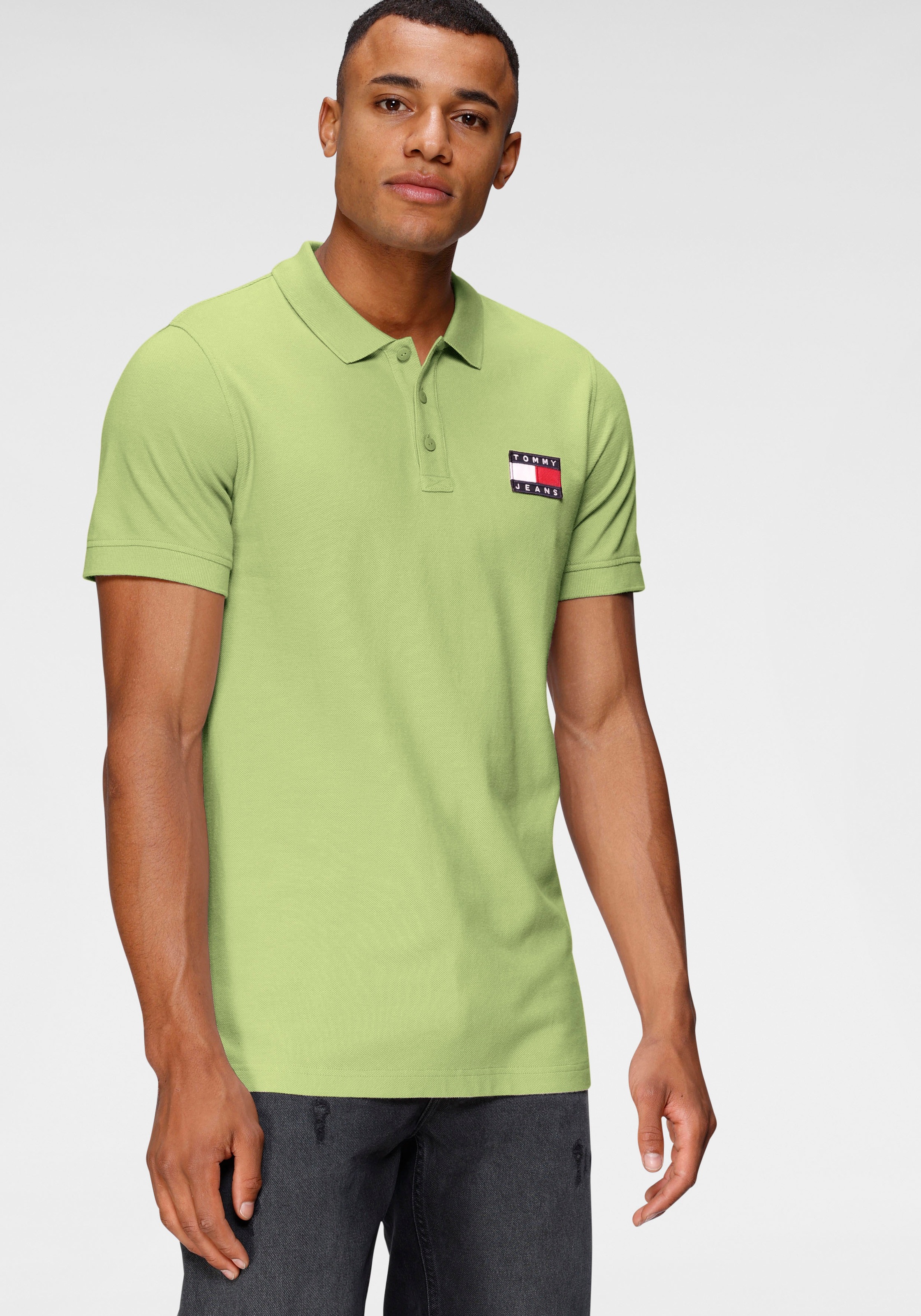 Image of Tommy Jeans Poloshirt »TJM TOMMY BADGE LIGHTWEIGHT POLO« bei Ackermann Versand Schweiz