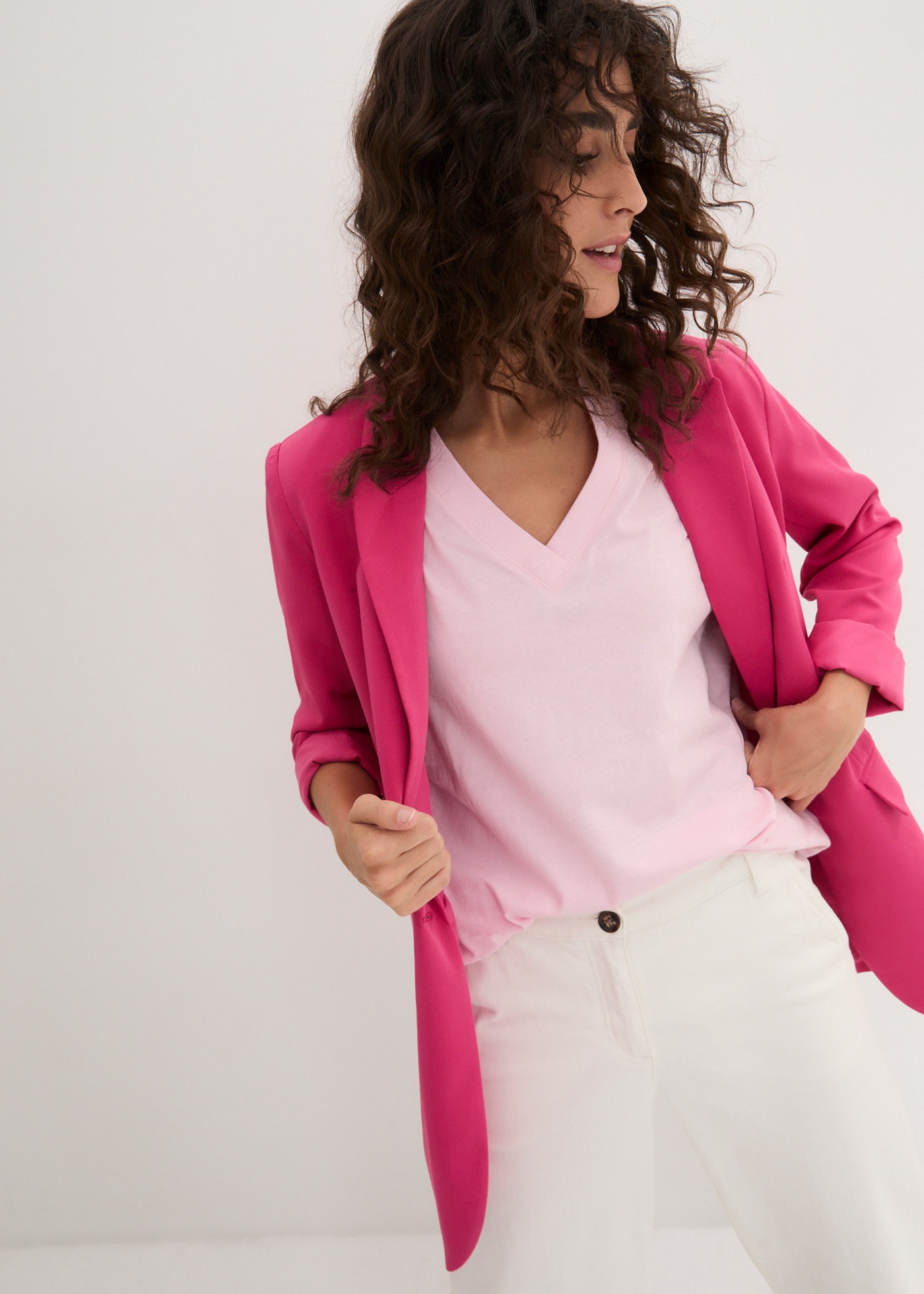 bonprix T-shirt long »Weites Long-Shirt mit V-Ausschnitt, Kurzarm (5er Pack)« Packung, 5 pièces lockere Passform, Kurzarm, mit V-Ausschnitt, unifarben