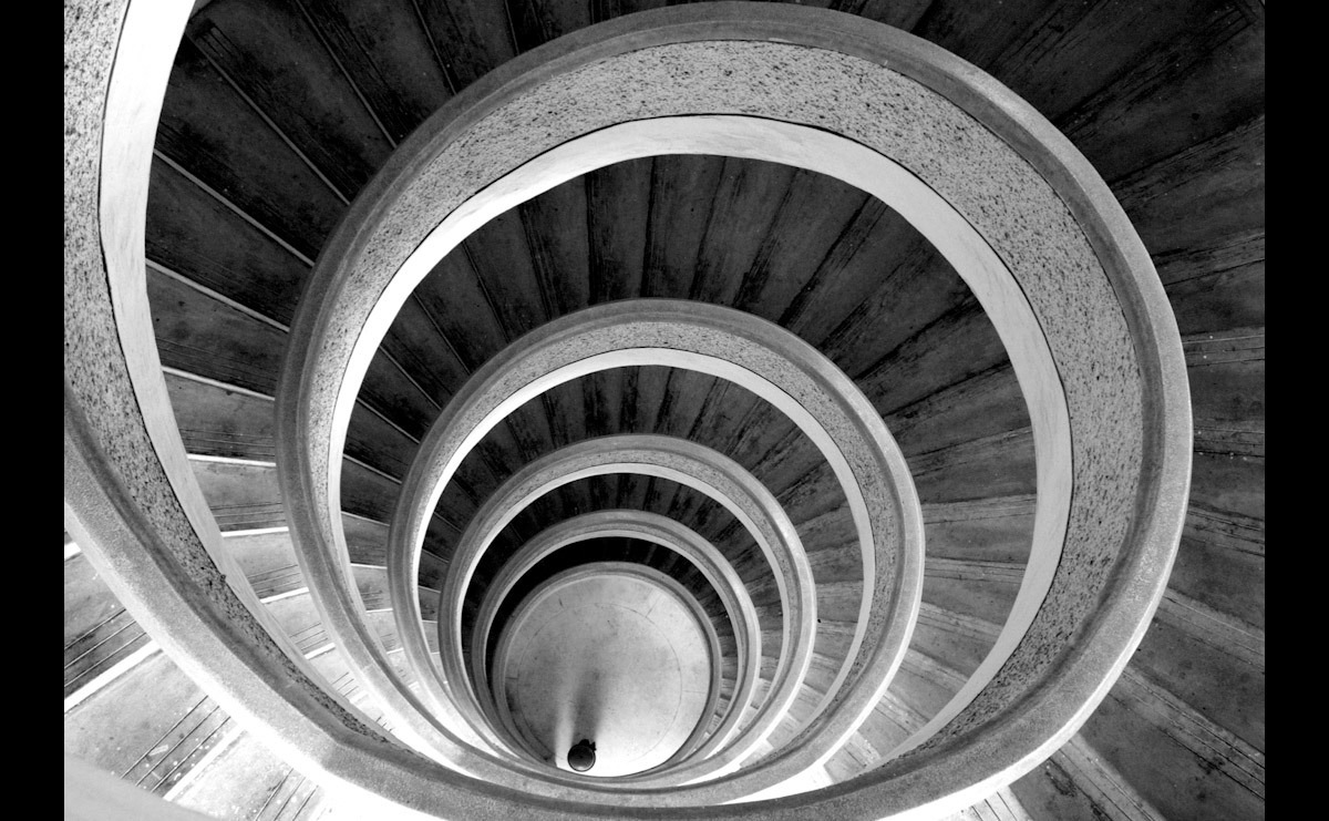 Image of Papermoon Fototapete »Rundtreppen«, samtig, Vliestapete, hochwertiger Digitaldruck bei Ackermann Versand Schweiz
