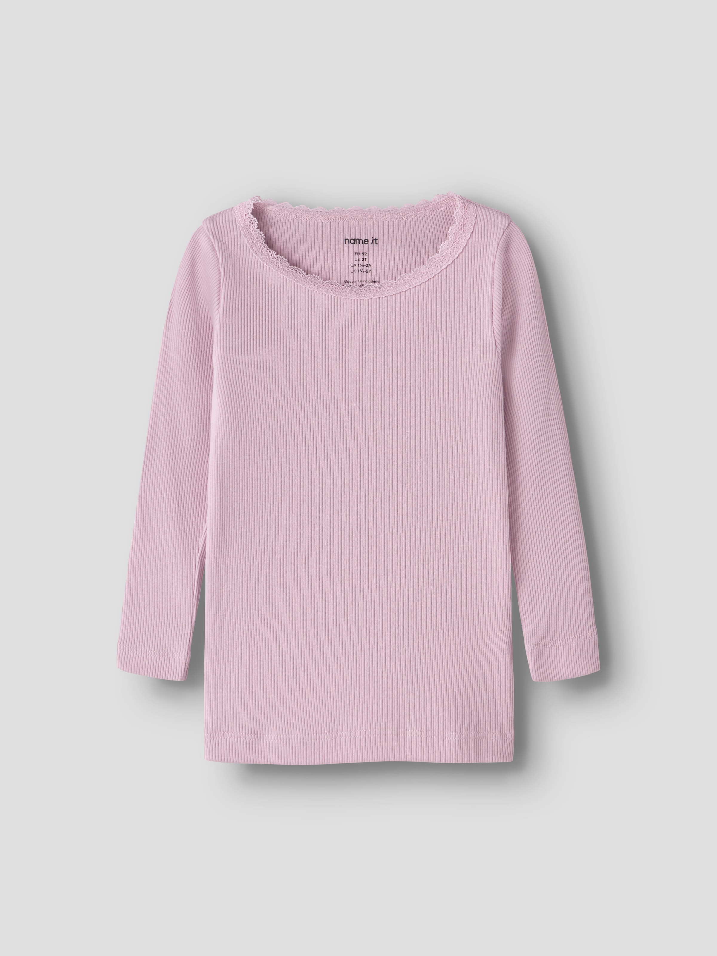Name It T-shirt à manches longues »NMFKAB LS TOP NOOS« en côtes fines avec jolie bordure en dentelle au col