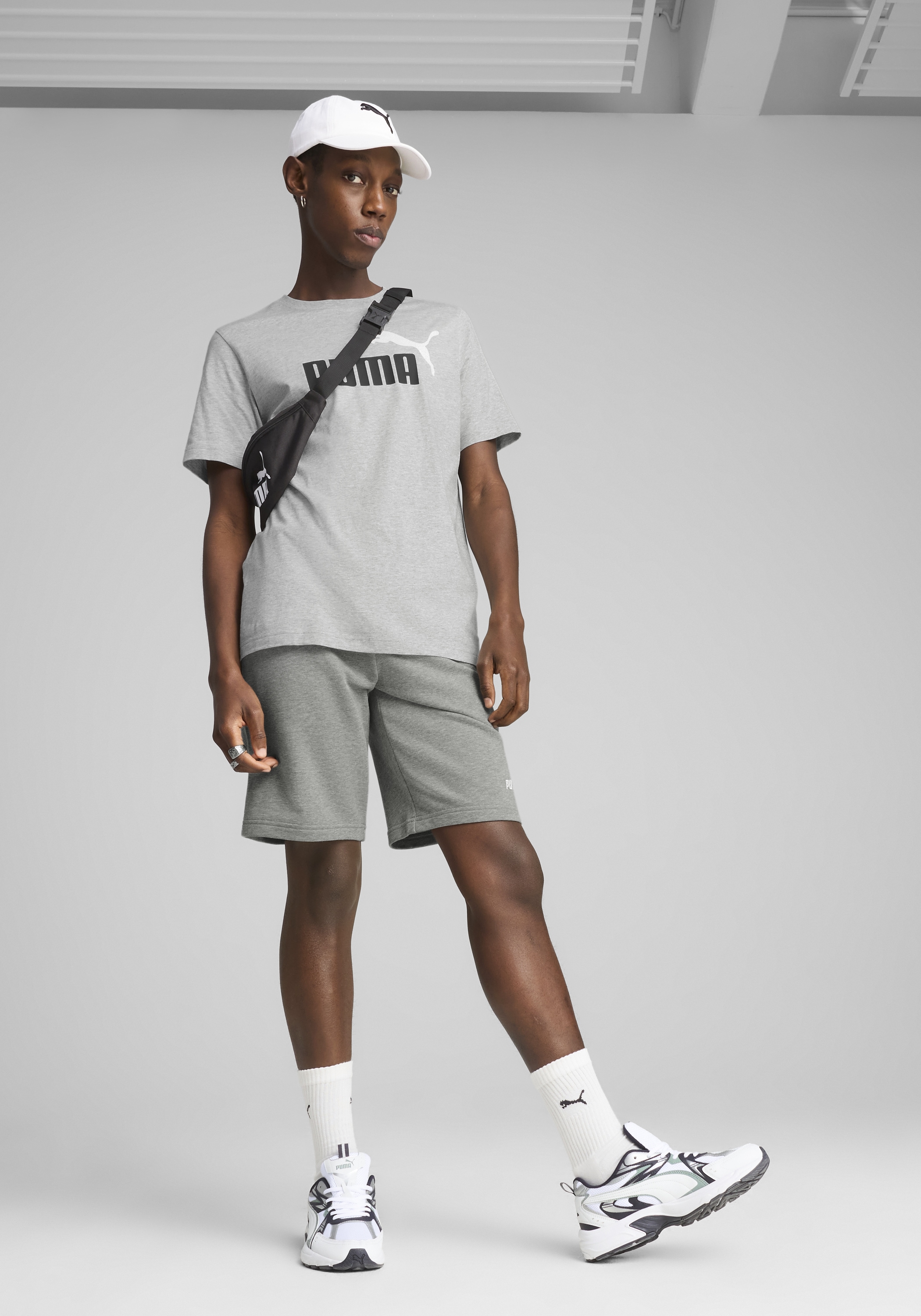 PUMA Short d'entraînement »ESS 2 COLOR NO 1 LOGO SHORTS 10 TR«  avec poches latérales, taille élastique avec cordon, Regular Fit