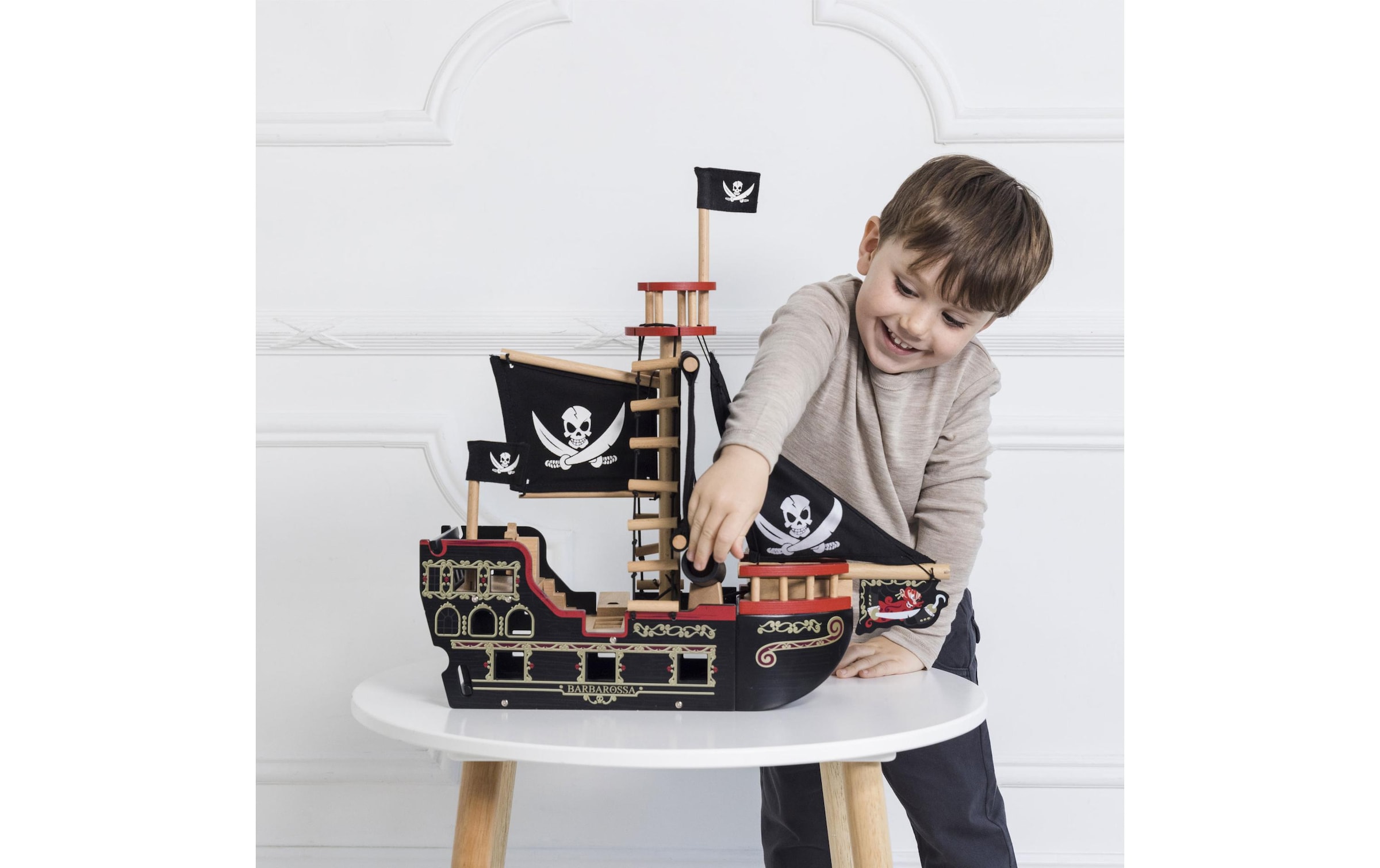 Le Toy Van Puppen Spielcenter »VAN Barbarossa-Piratenschiff«