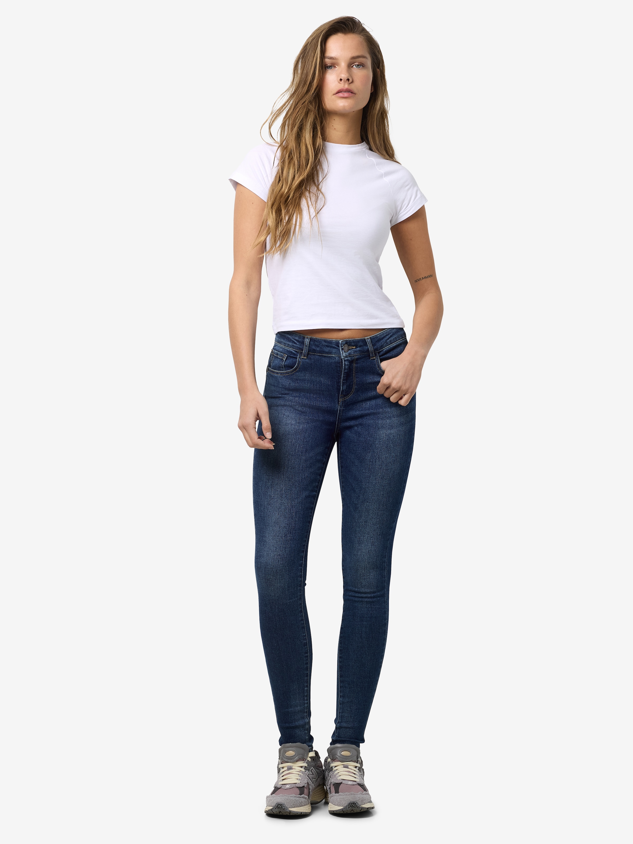 Noisy may Skinny-fit-Jeans »NMJEN NW SKINNY SHAPER JEAN JT175DB NOOS«