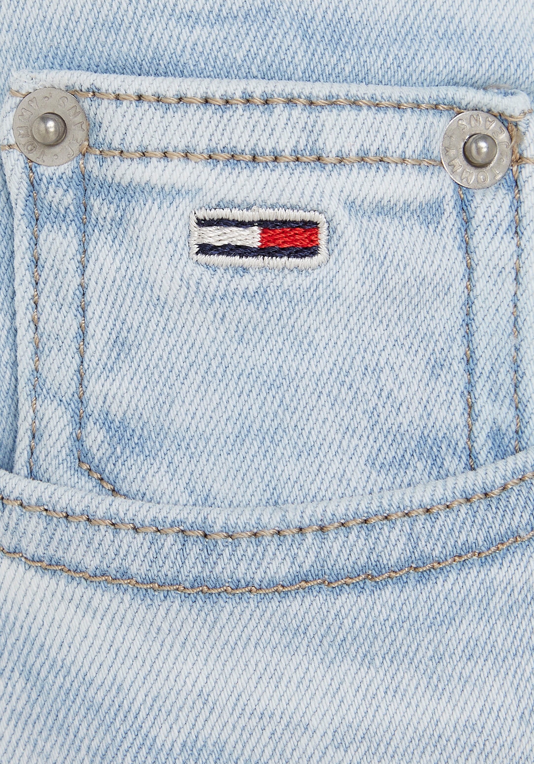 Tommy Jeans Jeans auffälligem tlg.), Tommy hinten (1 Badge mit Skinny-fit-Jeans, confortablement Commander