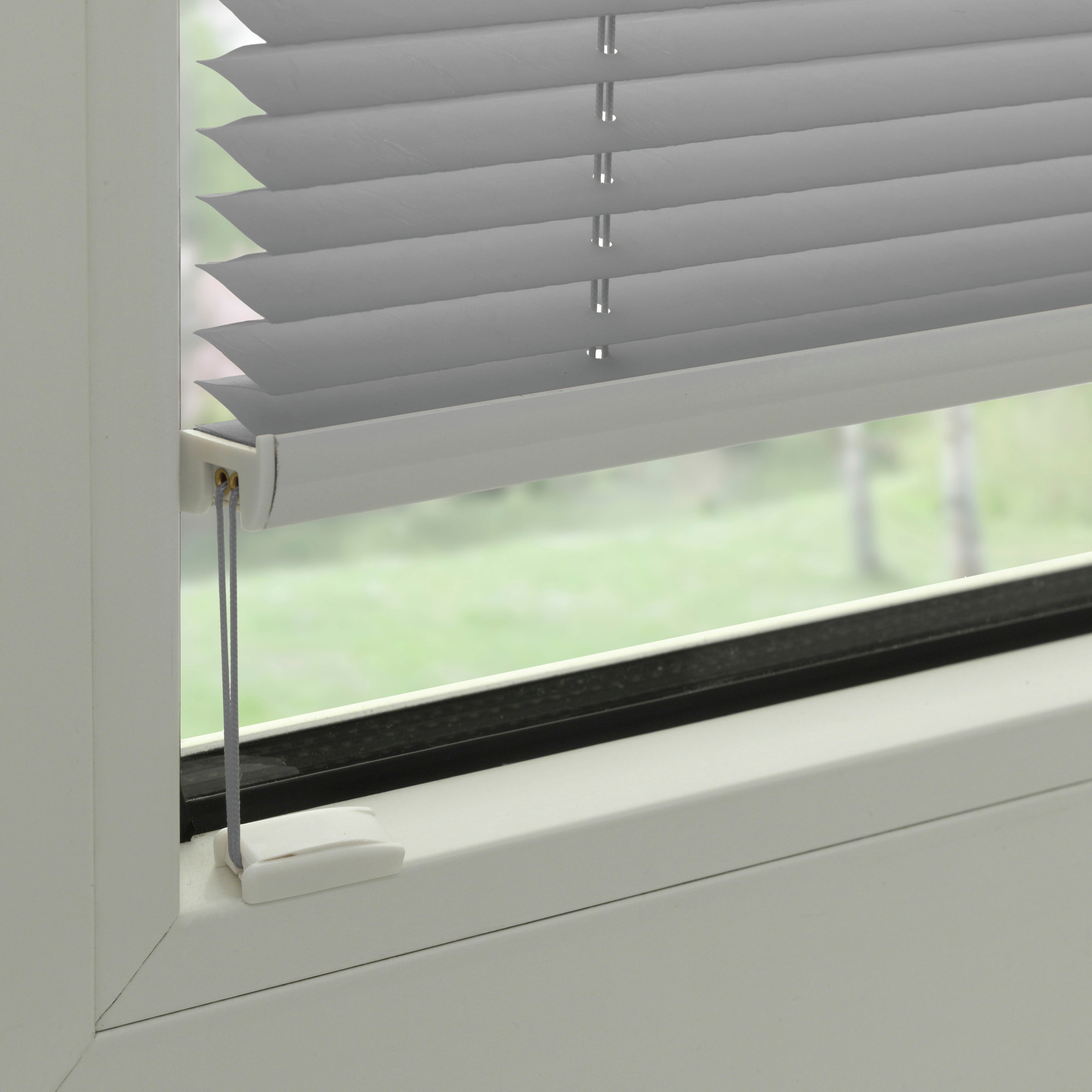 GARDINIA Plissee »Concept Tageslicht« blickdicht mit Bohren verspannt in der Breite kürzbar