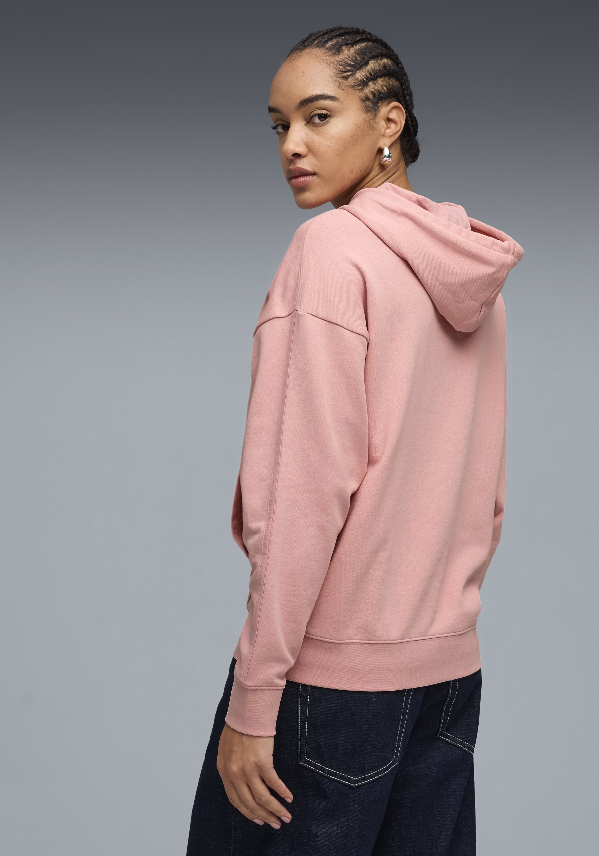 PUMA Kapuzensweatshirt »ESS ELEVATED COMFORT HOODIE TR«, mit Kapuze, mit Kängurutasche, mit Logodruck, komfortable Passform
