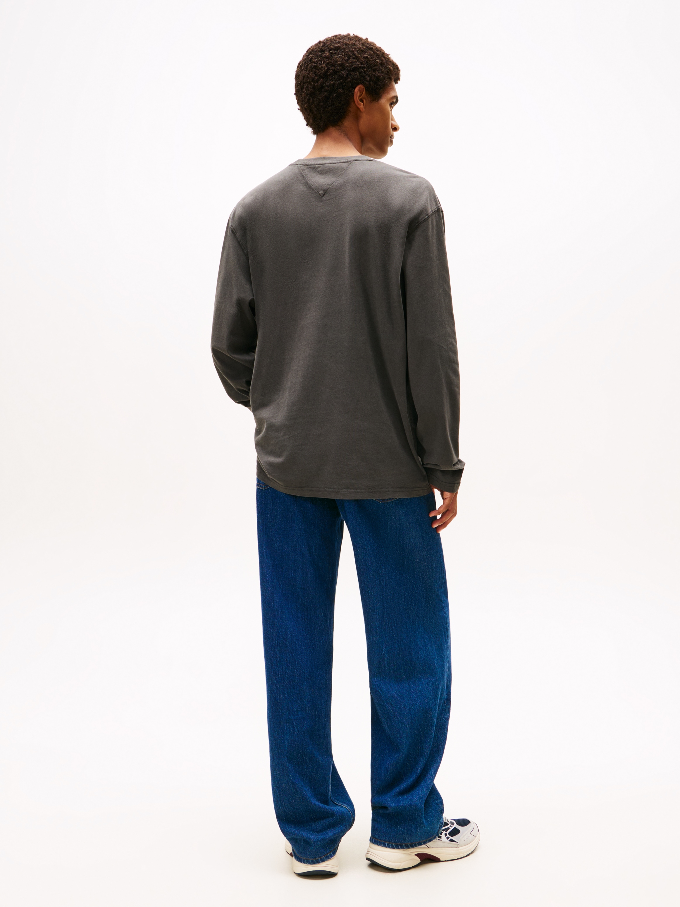 Tommy Jeans Langarmshirt »Classic Relaxed Fit«, Rundhals, Jersey, grosses Logo am Ärmel