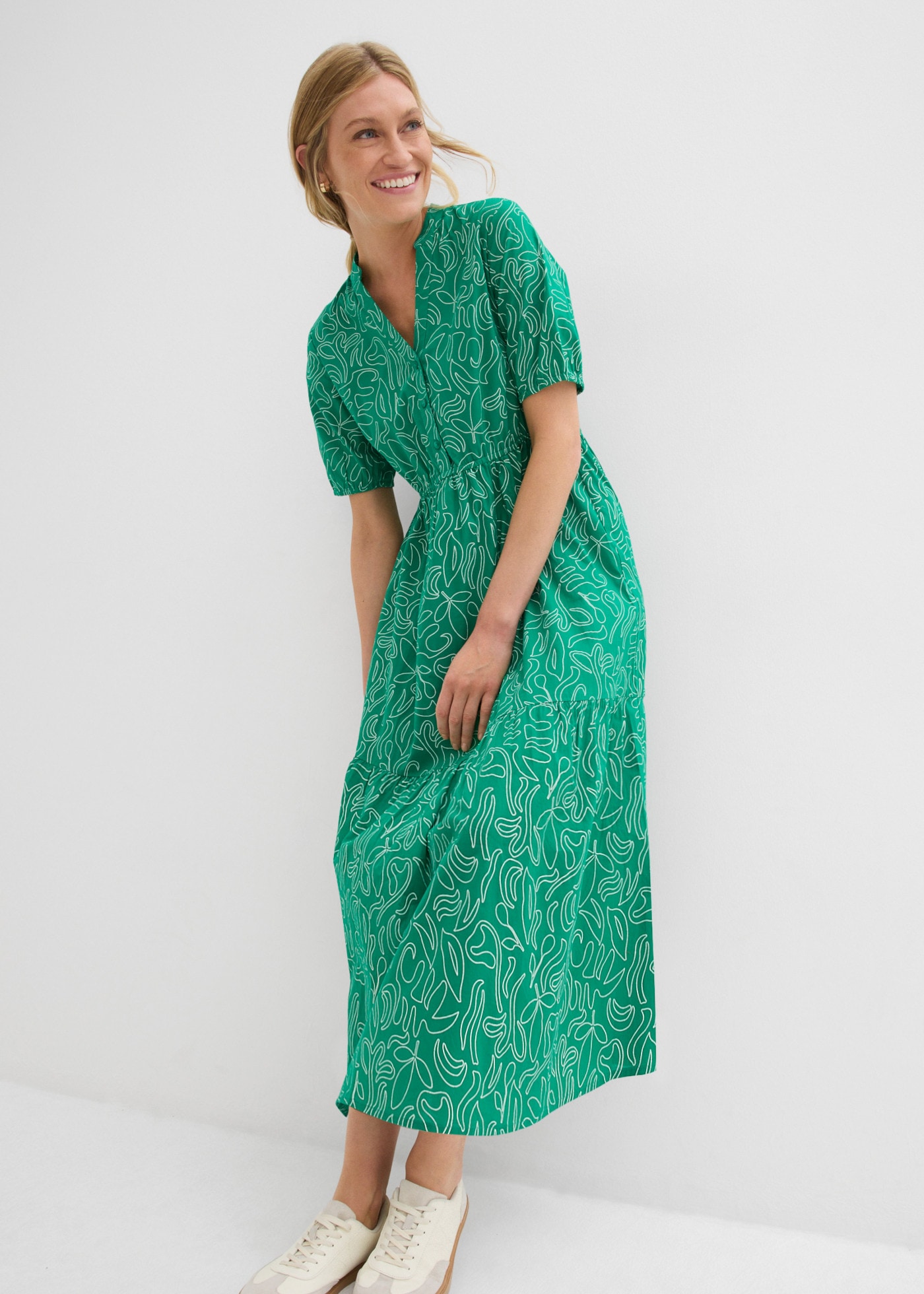 bonprix Robe midi forme près du corps, avec col henley, manches mi-longues