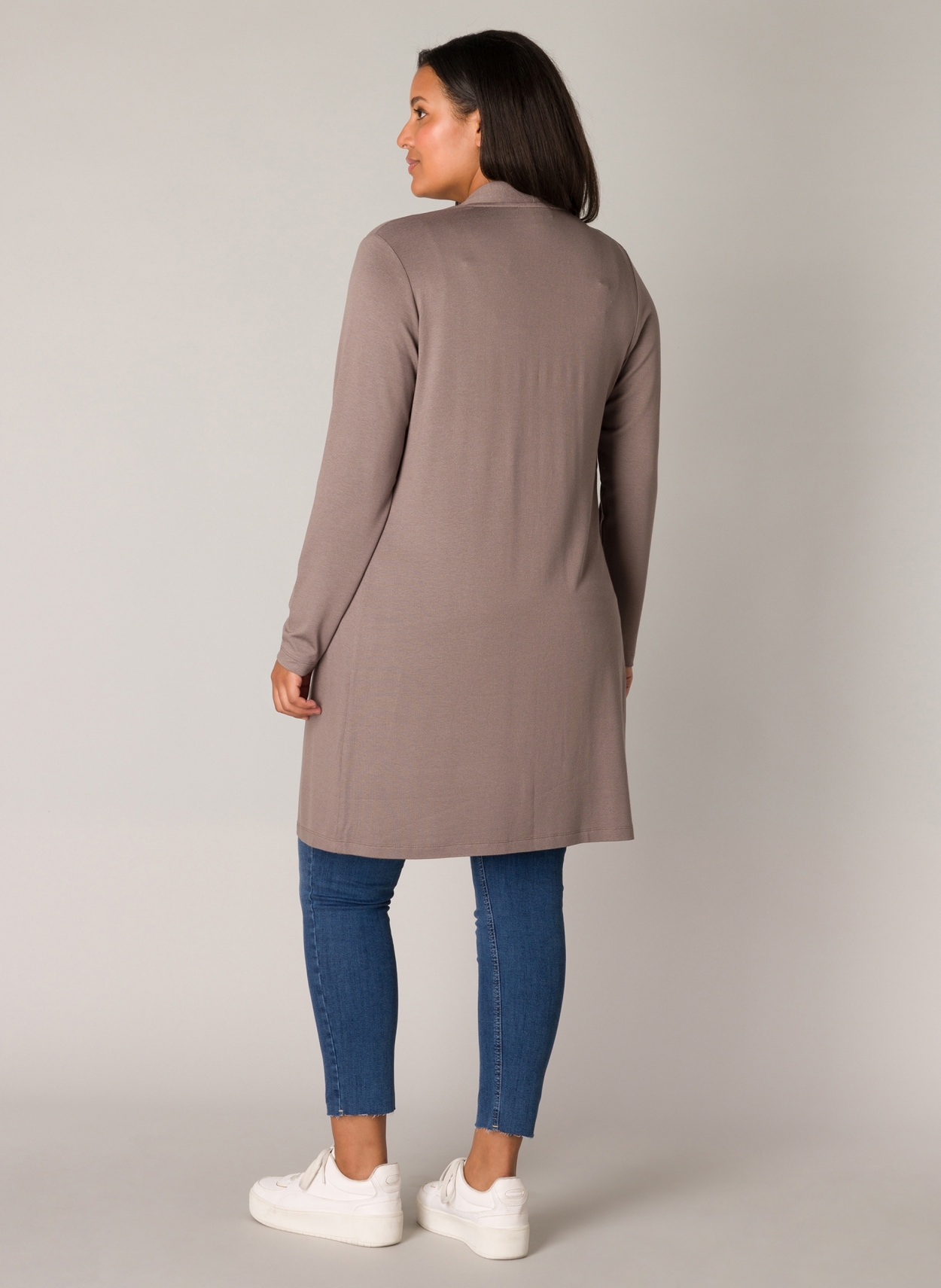 Base Level Curvy Strickjacke, ohne Verschluss und aus Viskose