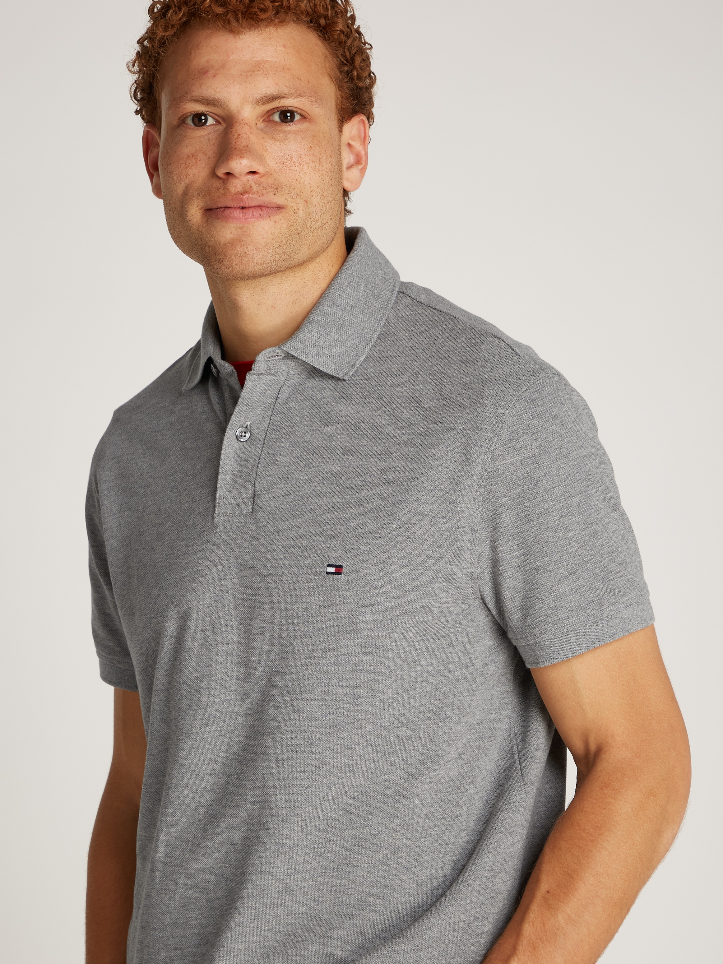 Tommy Hilfiger Poloshirt »1985 REGULAR POLO mit Kontraststreifen und Knopfleiste«, unifarben, sportlich, regular fit, Baumwollmix, Polokragen