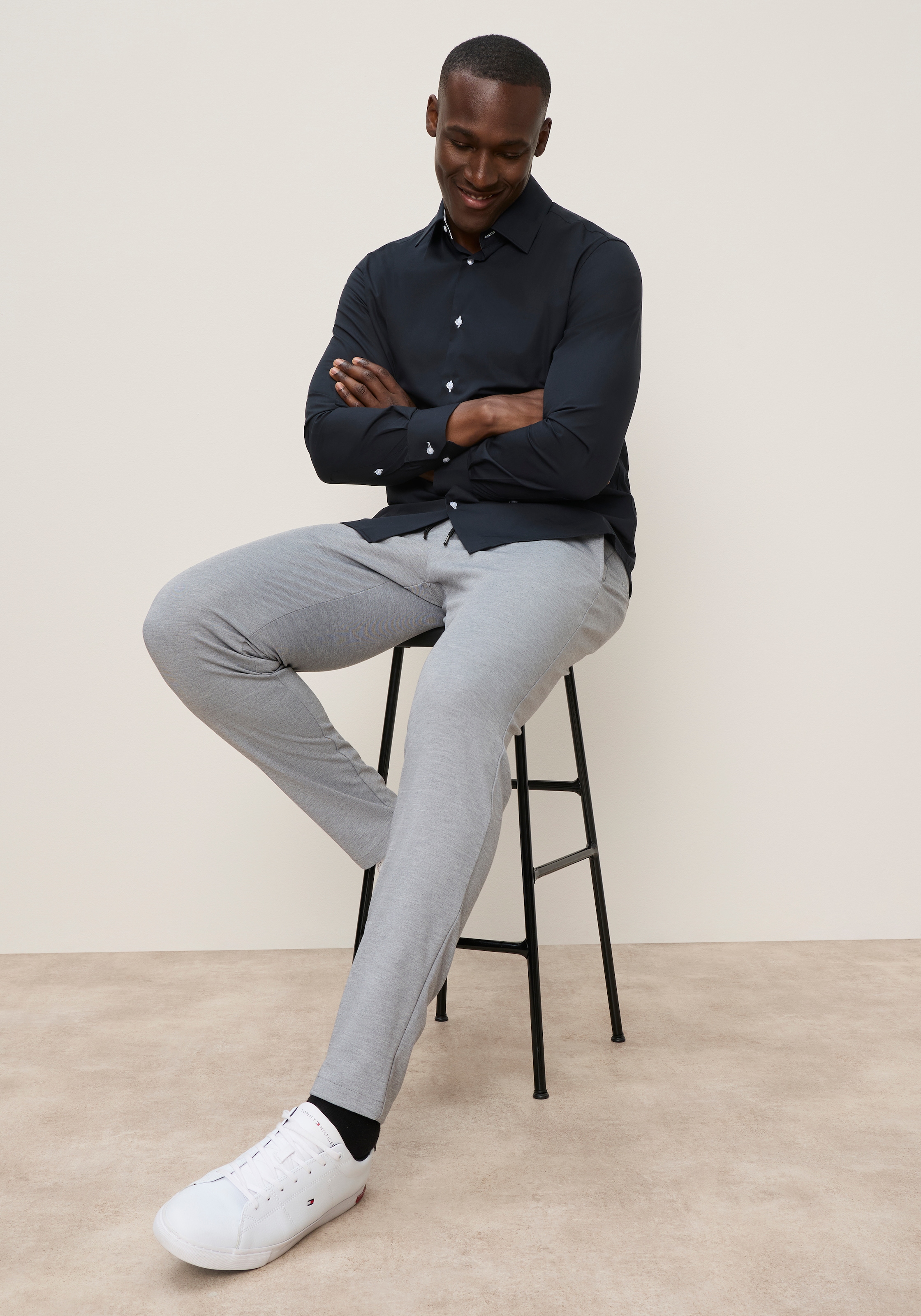 Bruno Banani Chemise à manches longues coupe cintrée, avec col Kent, en coton