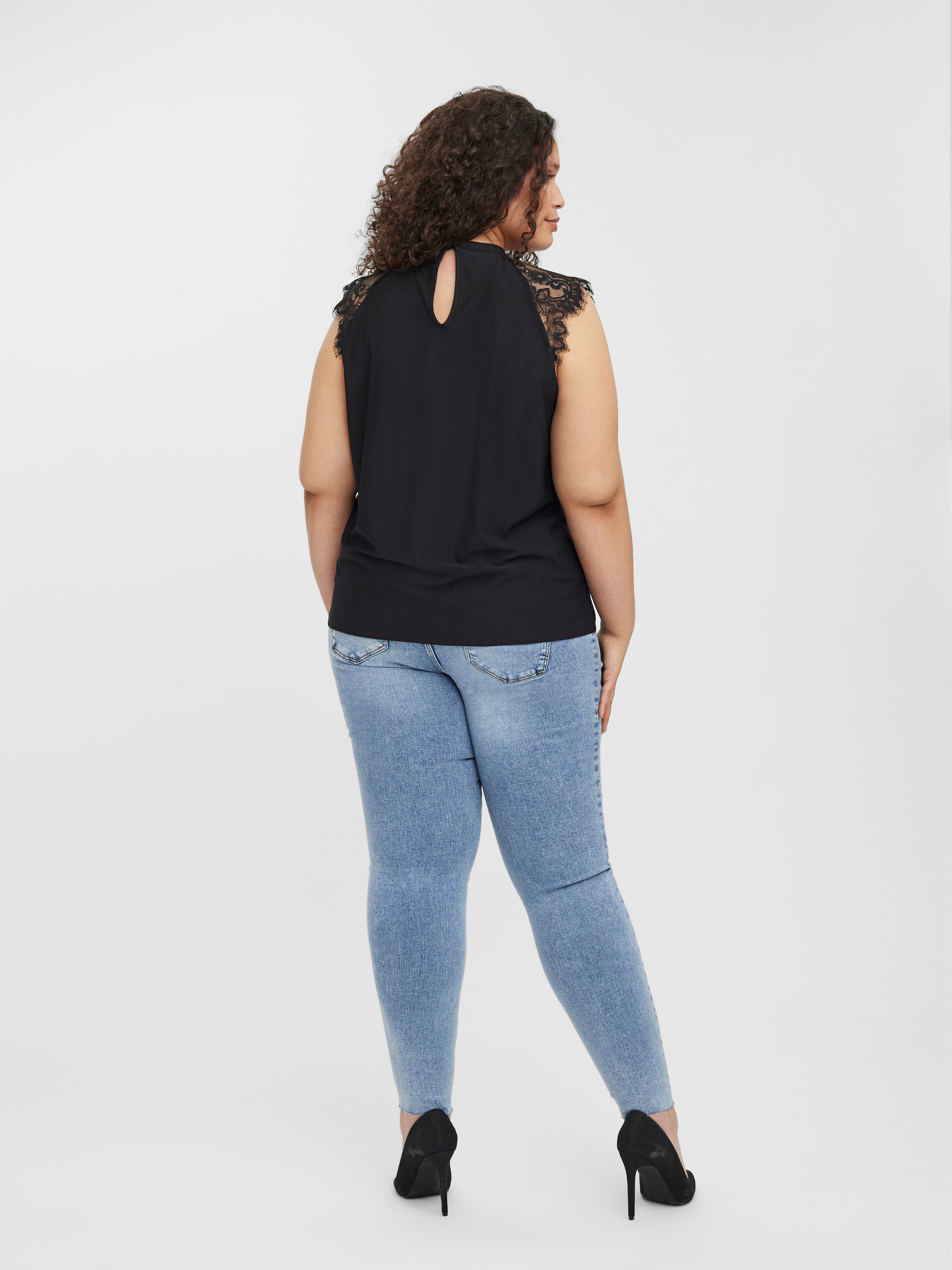 Vero Moda Curve Chemise en dentelle »VMMILLA SL LACE TOP NOOS CUR« Materialmix, regular fit