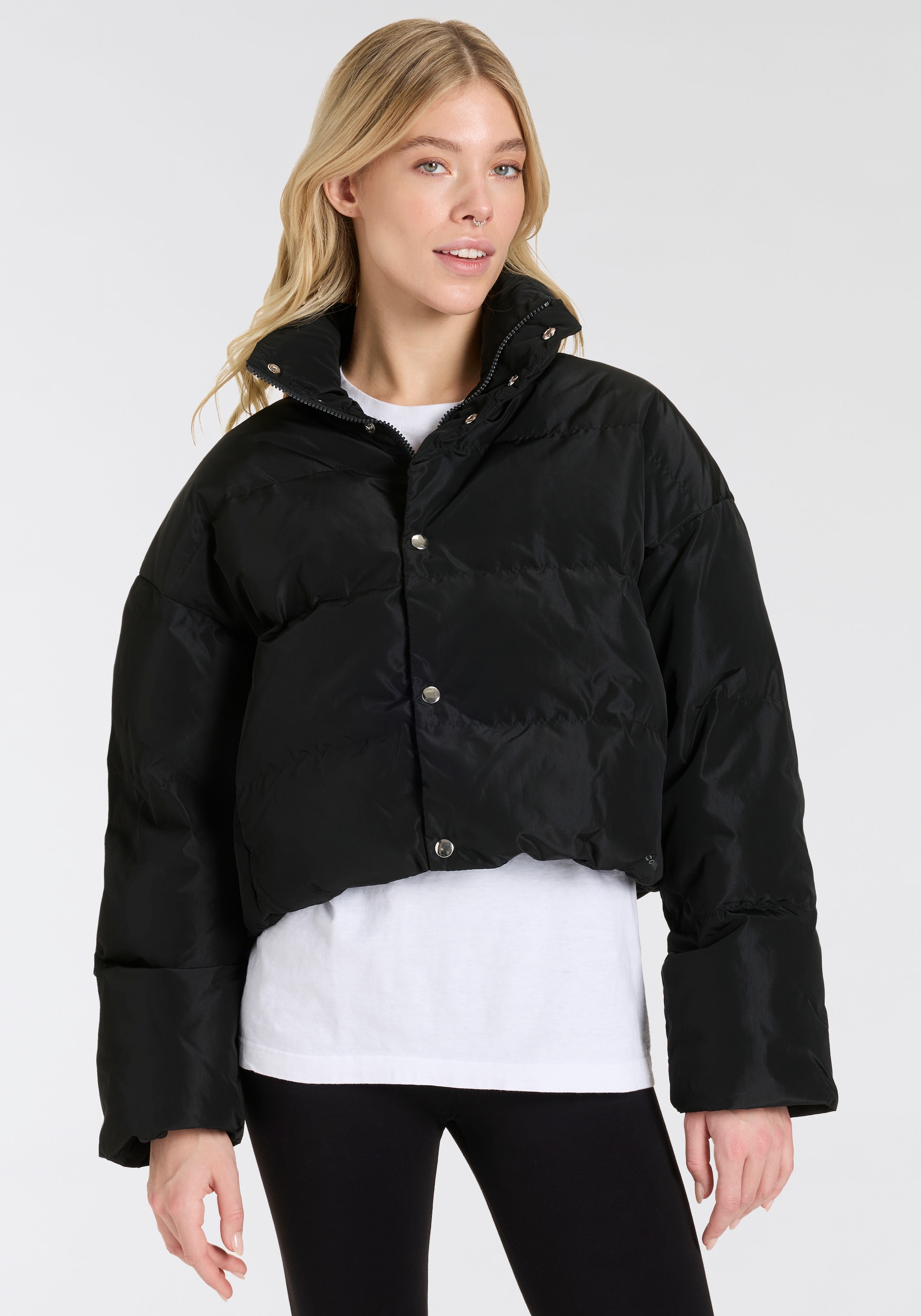 Image of Converse Steppjacke mit Druckknöpfen, hochschliessender Kragen, winddicht, wasserabweisend