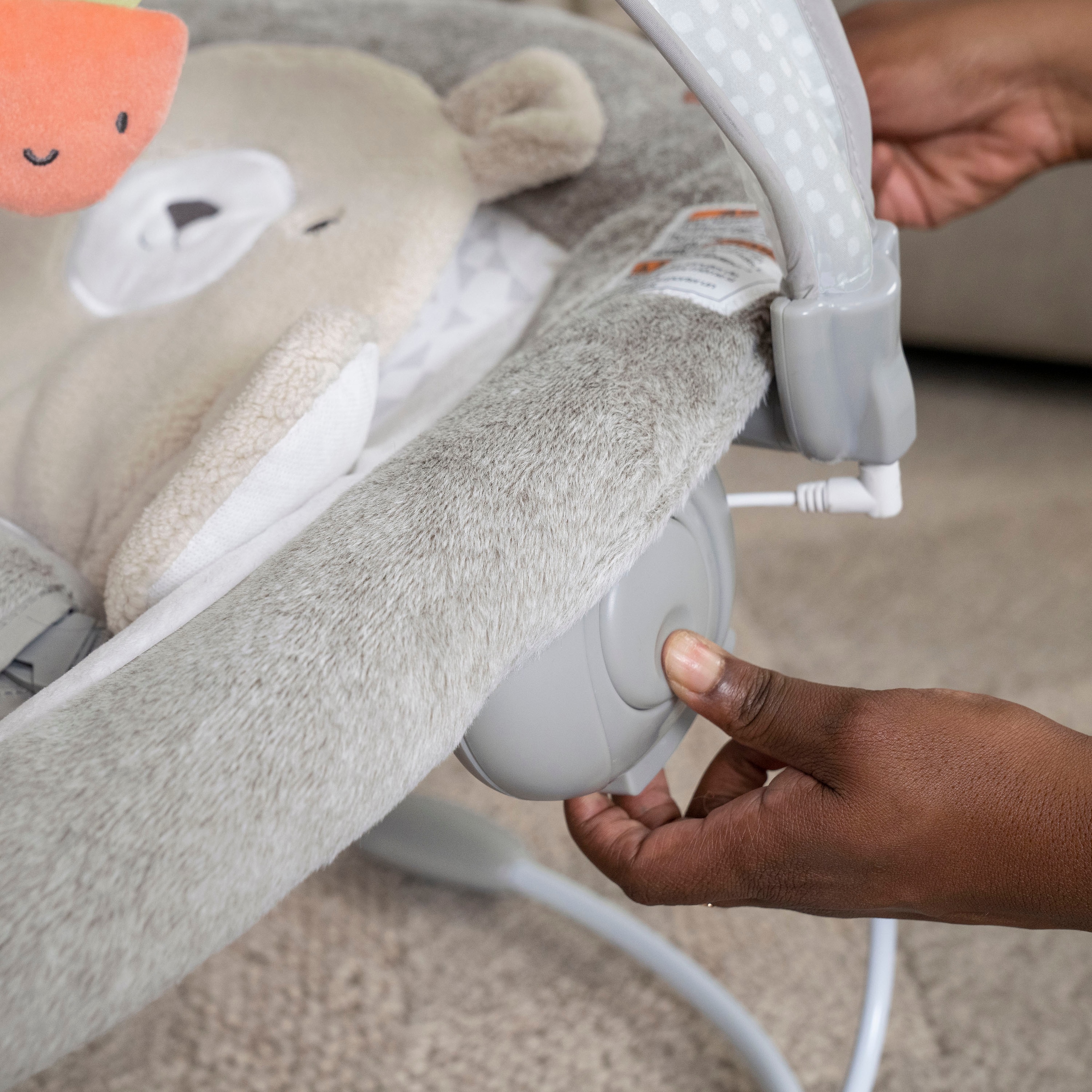ingenuity Babyschaukel »InLighten Bouncer™ - Nate™« bis 9 kg mit Licht und Sound